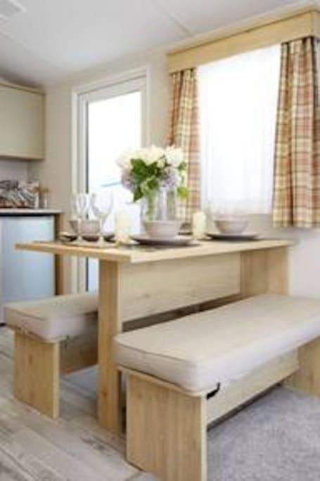 Sea breeze, modern, cosy holiday home