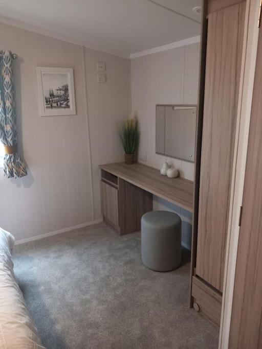 Nadia's Lodge Smart TV & Wi-Fi