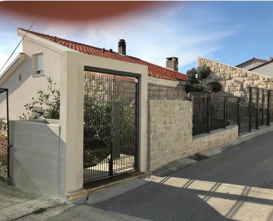 Romantic Stone- Studio apartman