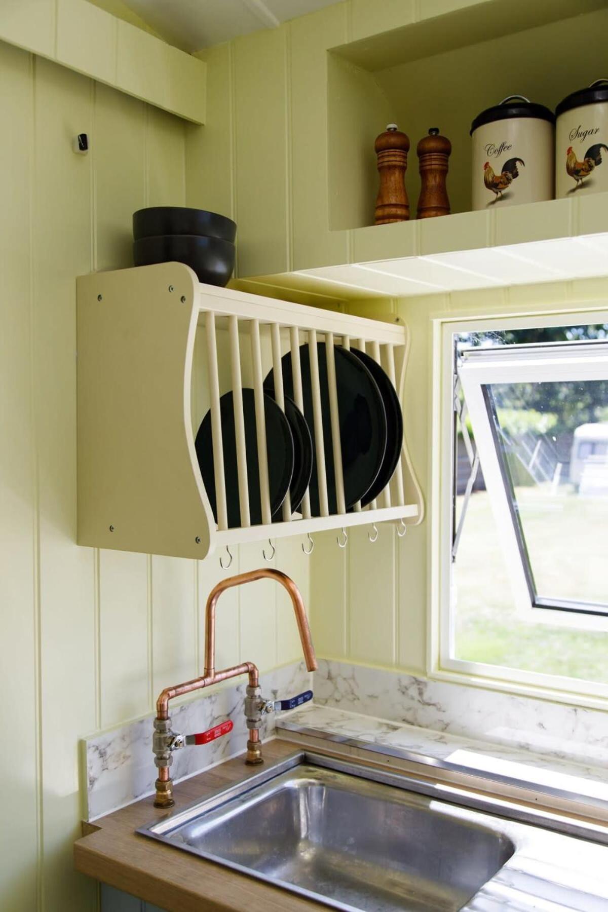 The Showman's Carriage w King Bed close to beach