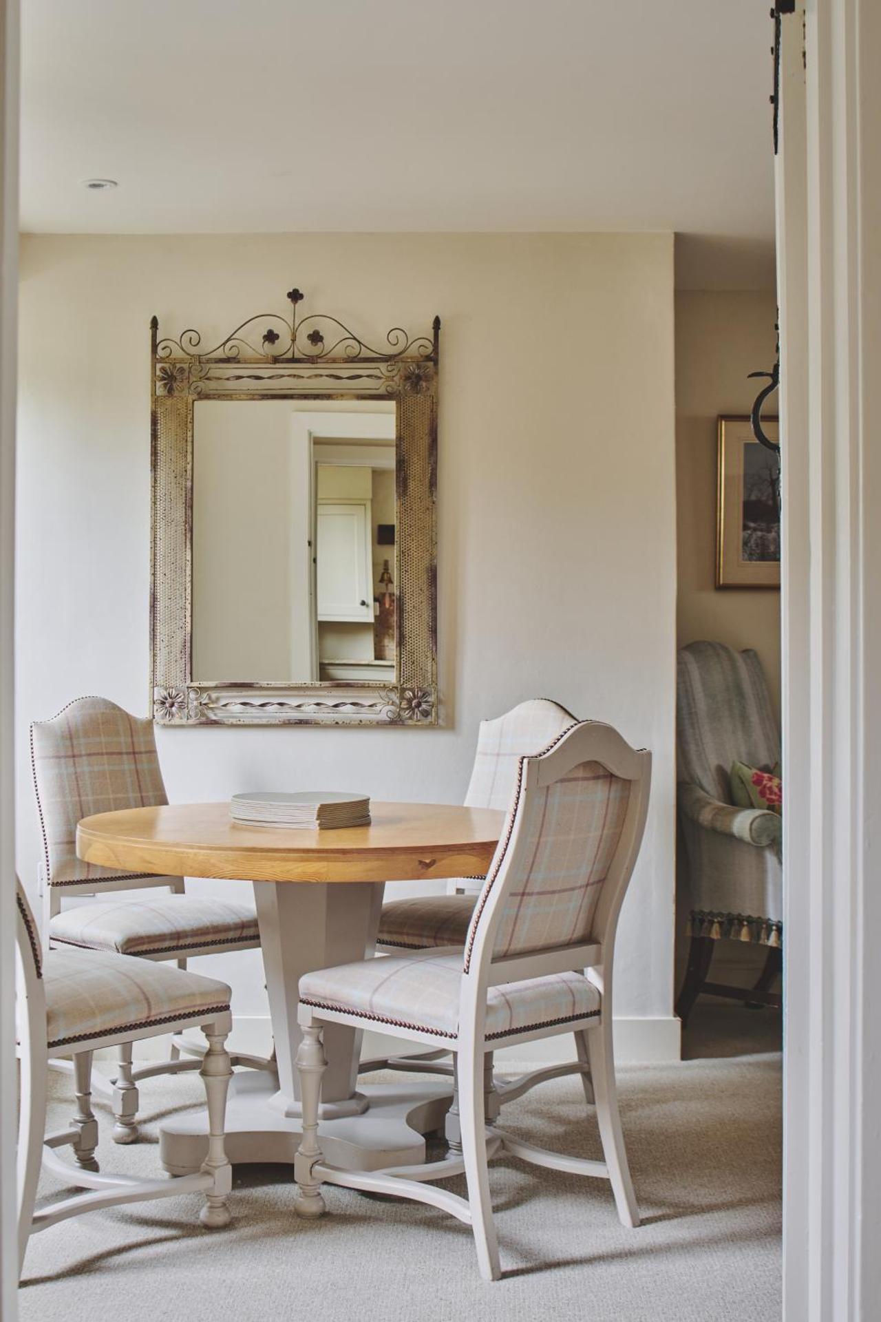 Lovedays Cottage, A Luxury 16th Century home in Painswick