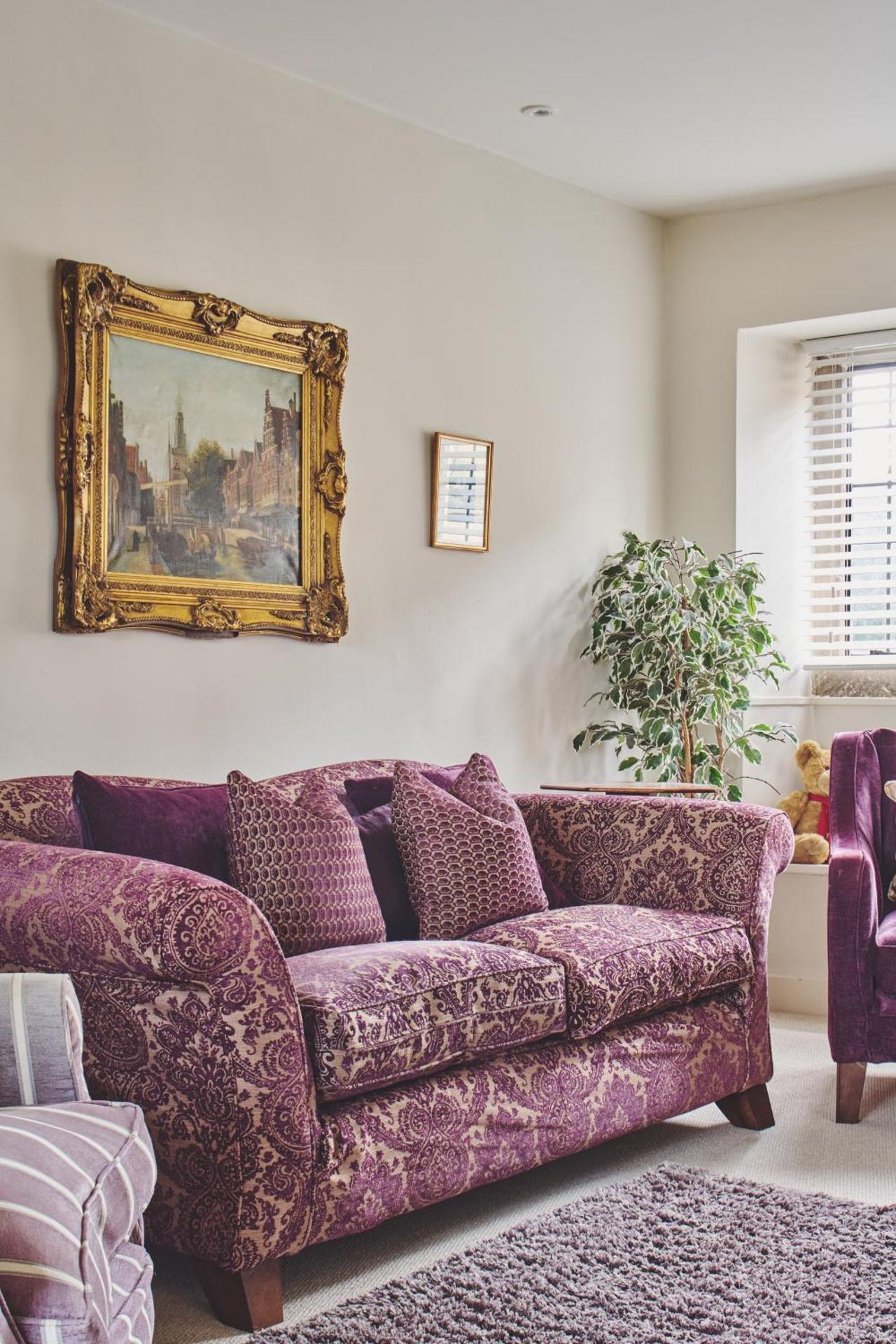 Lovedays Cottage, A Luxury 16th Century home in Painswick