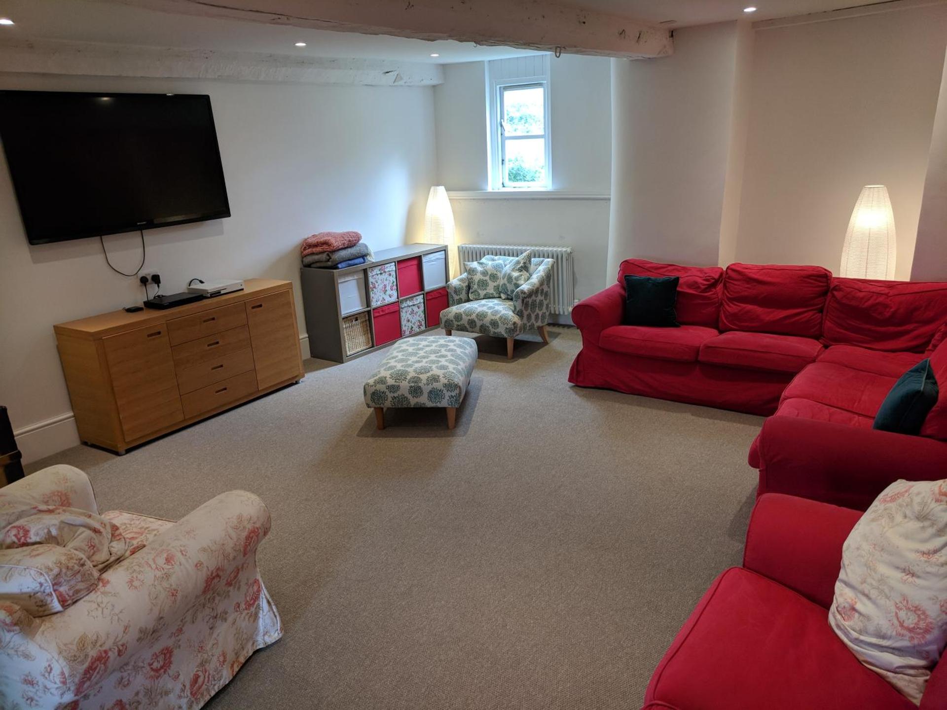 Communal lounge/ TV room