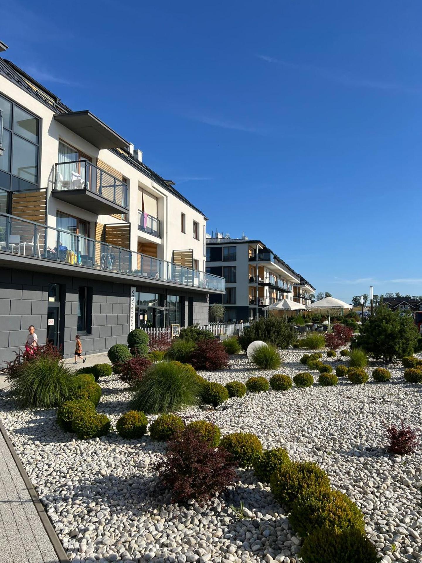 MB Apartments z Basenem i Ogrodem