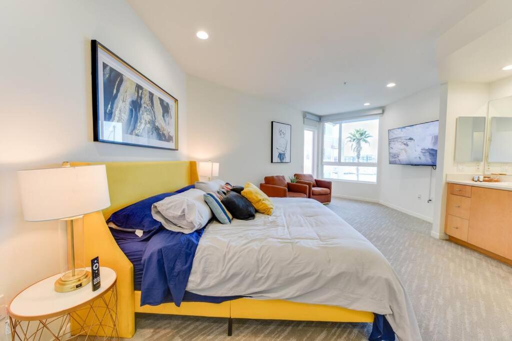 Lavish Living Lux Marina Views