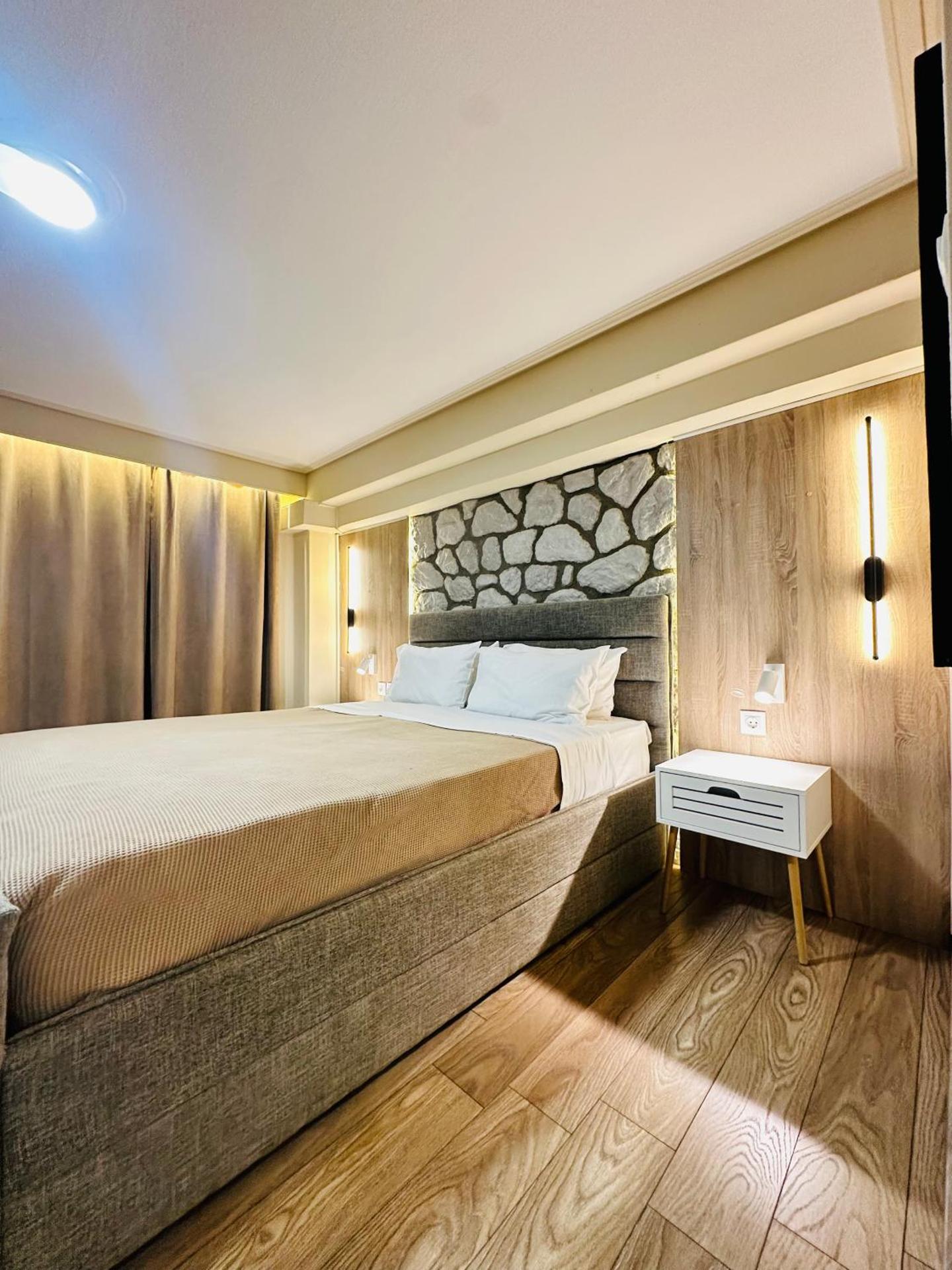 kondoulis APARTMENT 2