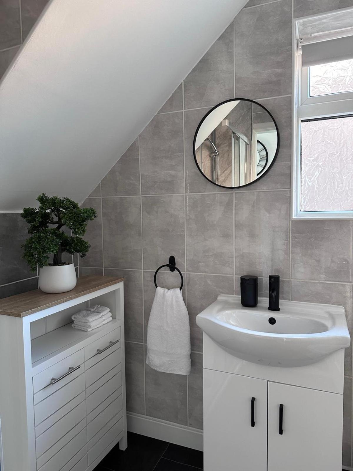 That's Amore House 3 bedroom house with parking walking distance to Sandbach town