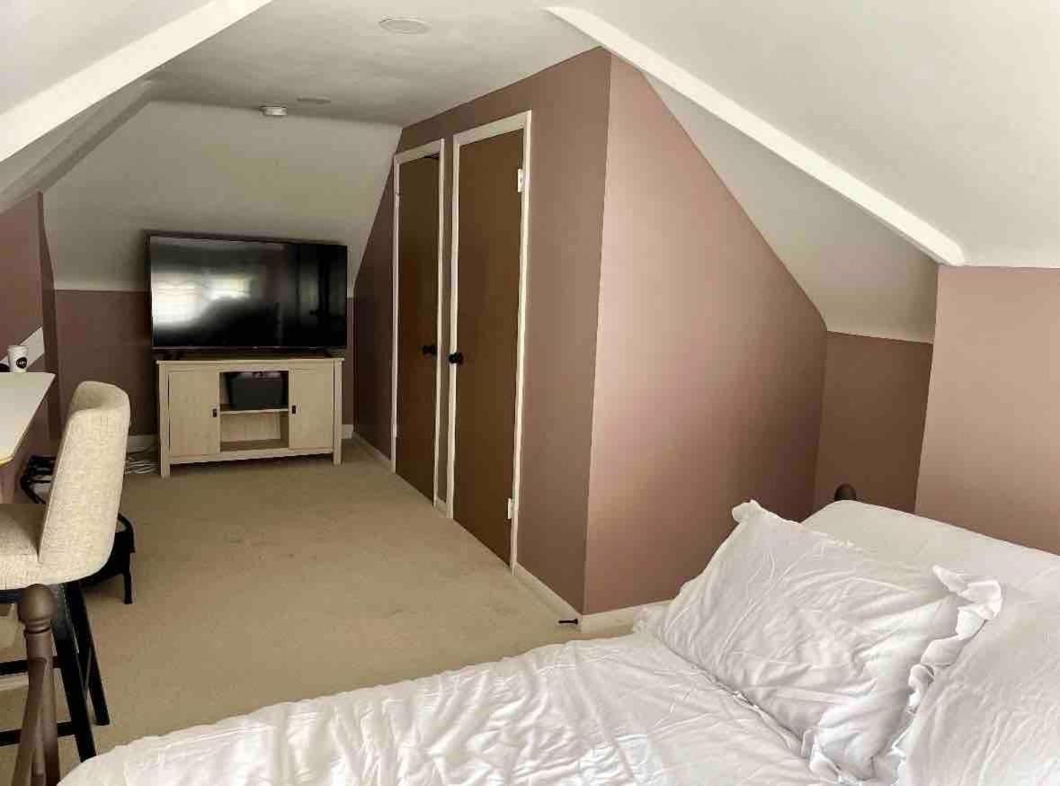 Elevated Entertainment Sleep Suite