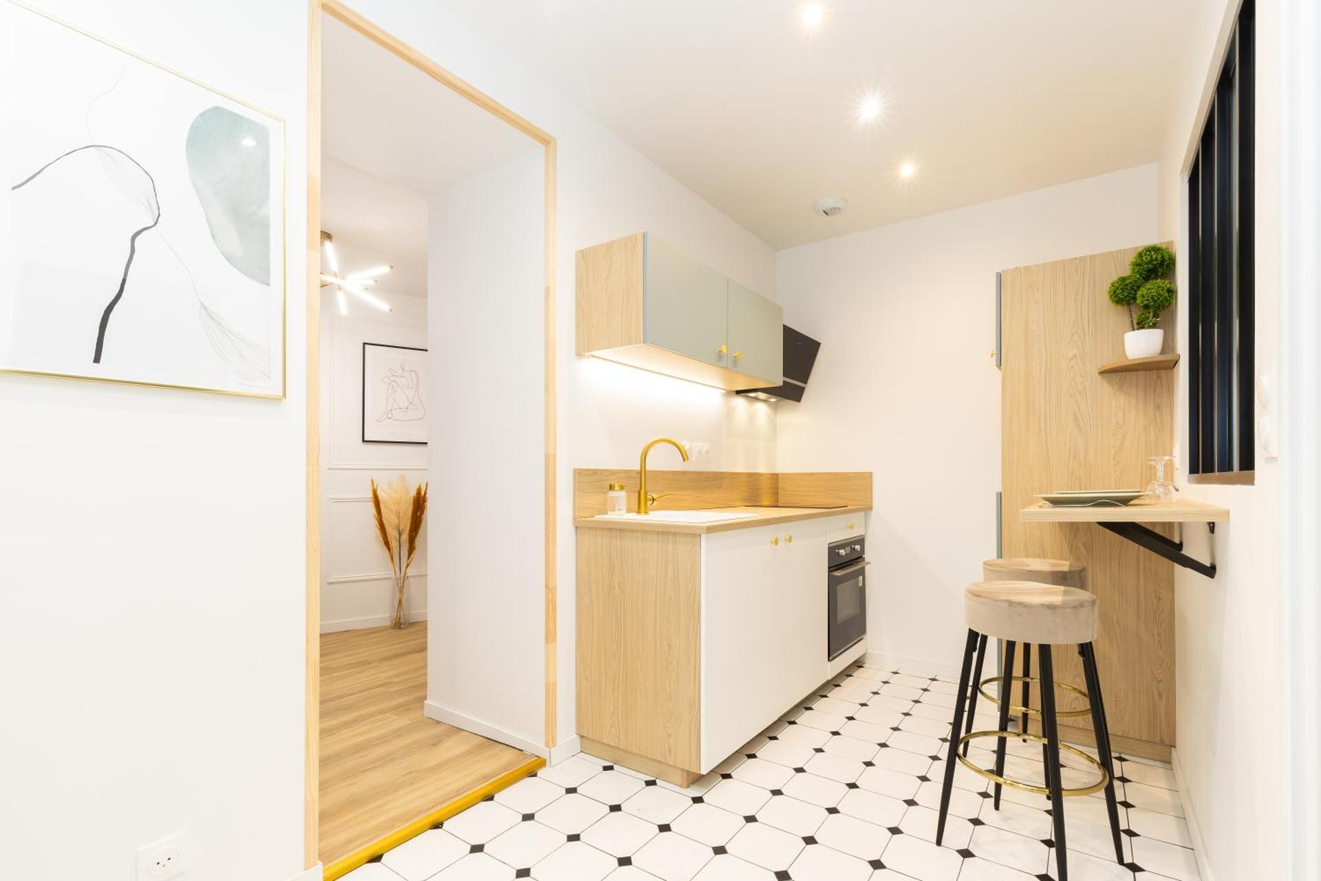 Kitchen or kitchenette