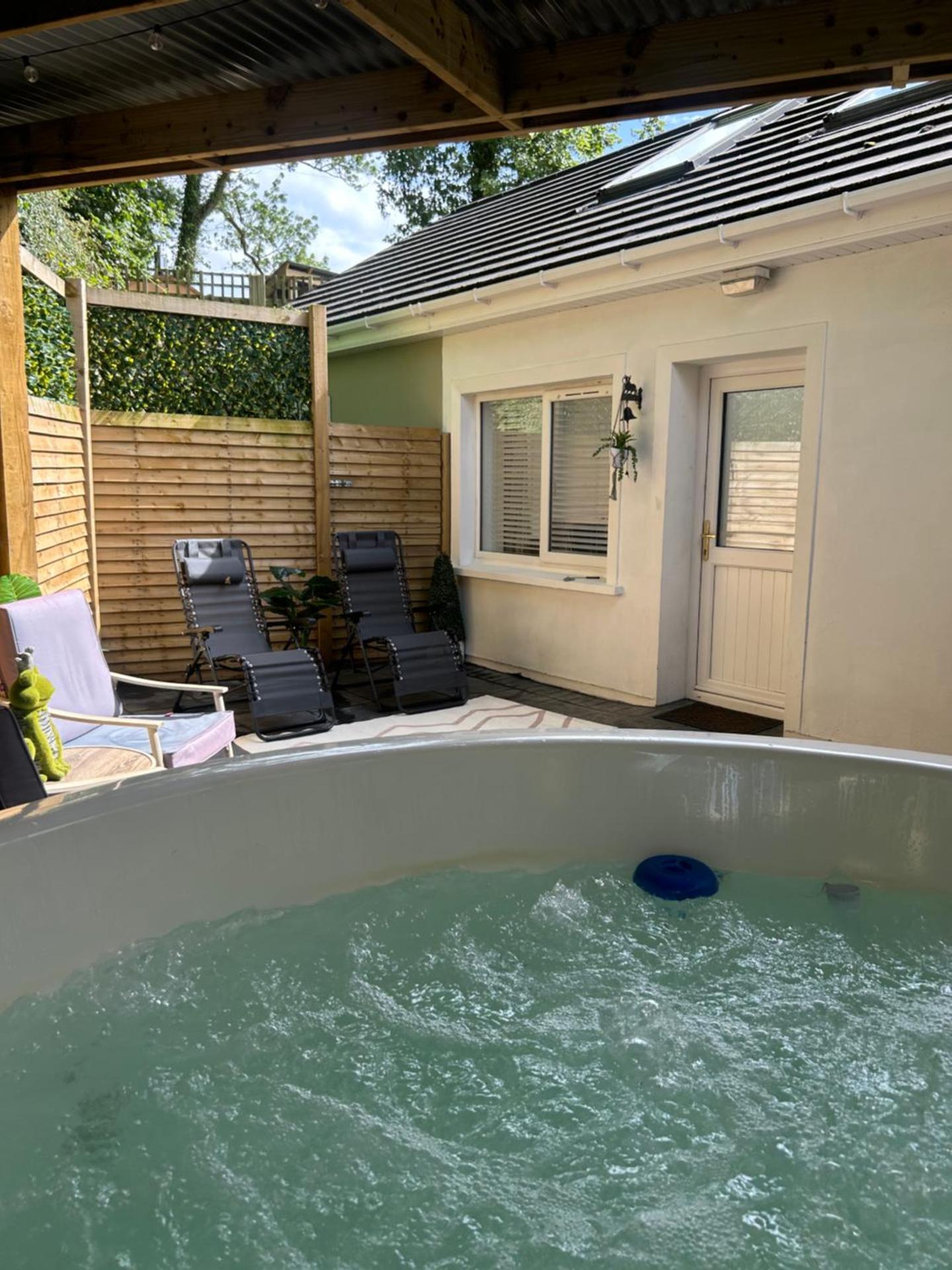 Sèid Bò - Sleeps 6 -Private 6 Person wood burning HotTub