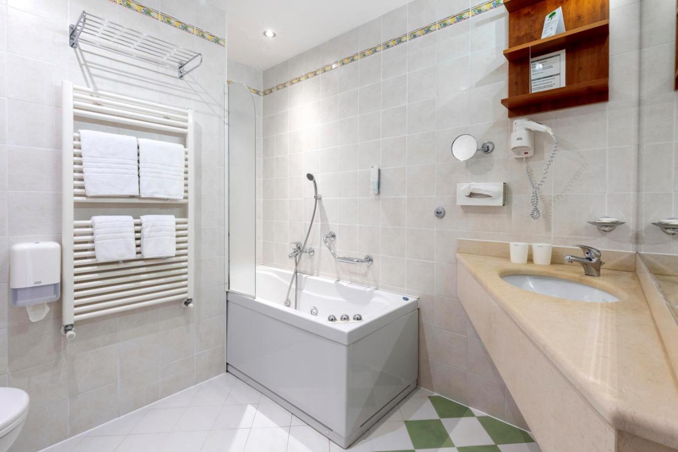 Superior Double Room with Lake View