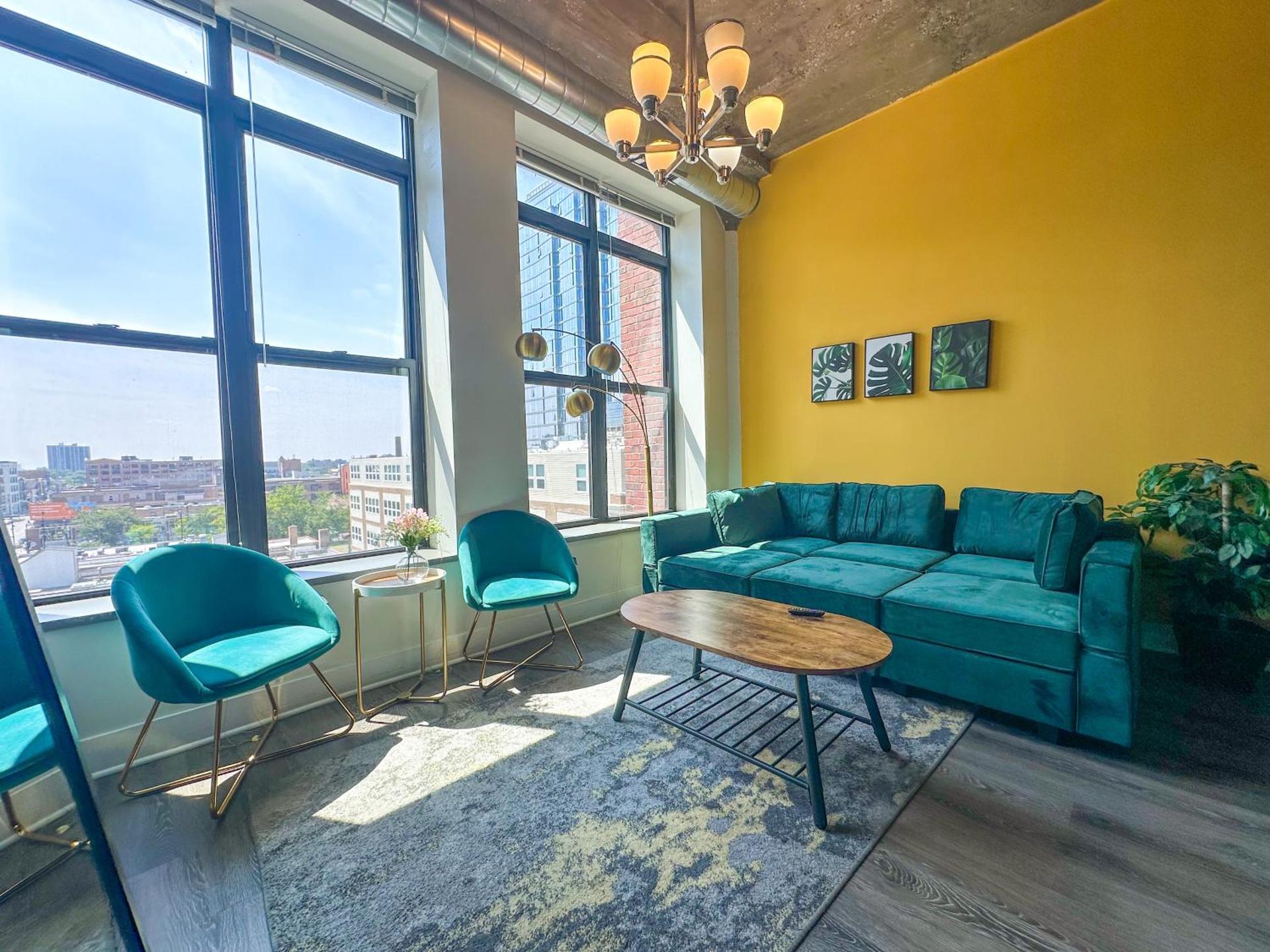 Convenient 2BR Suite in Prime Location with Gym Access & Optional Parking Near McCormick Place and Soldier Field