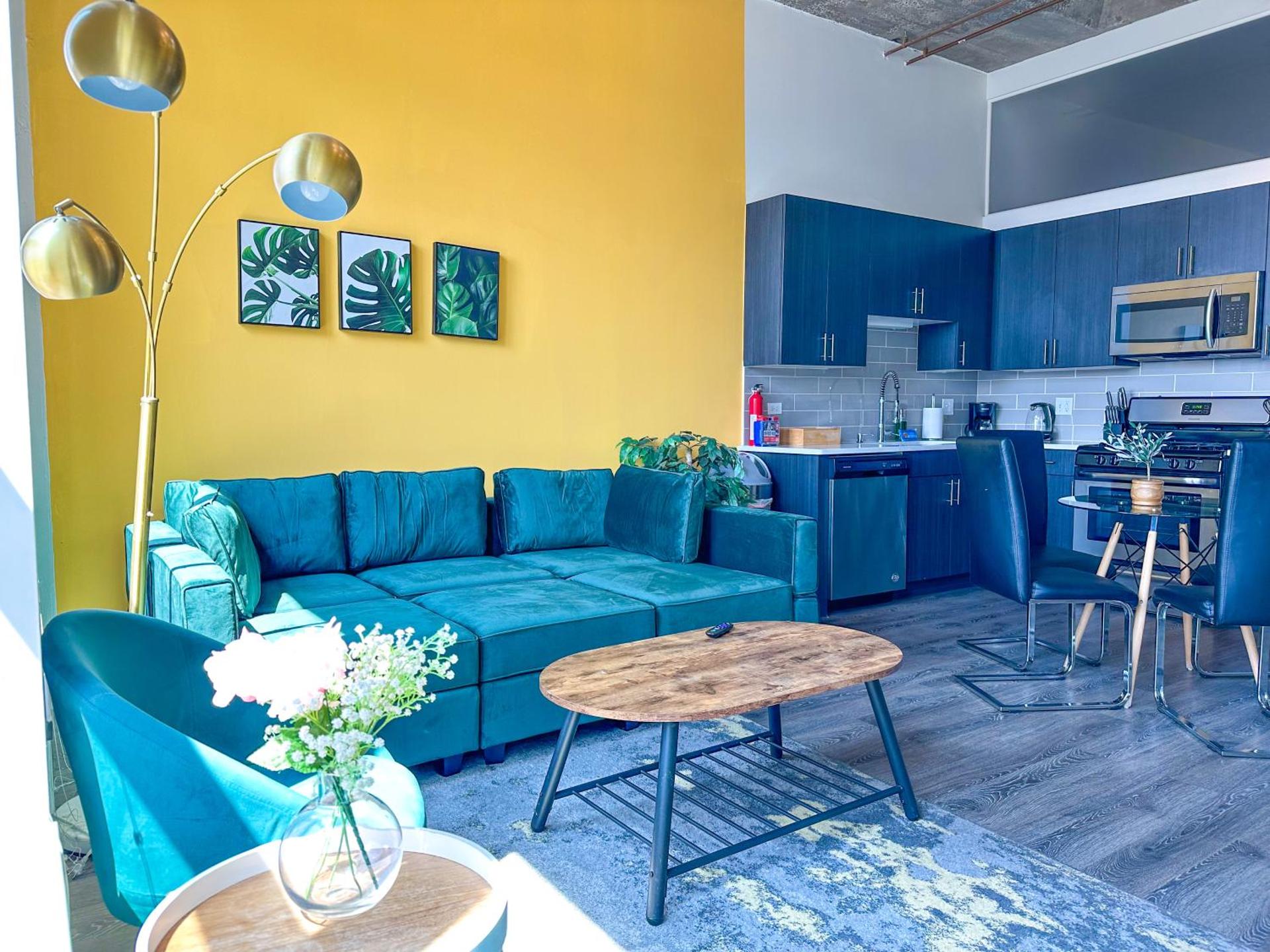 Convenient 2BR Suite in Prime Location with Gym Access & Optional Parking Near McCormick Place and Soldier Field