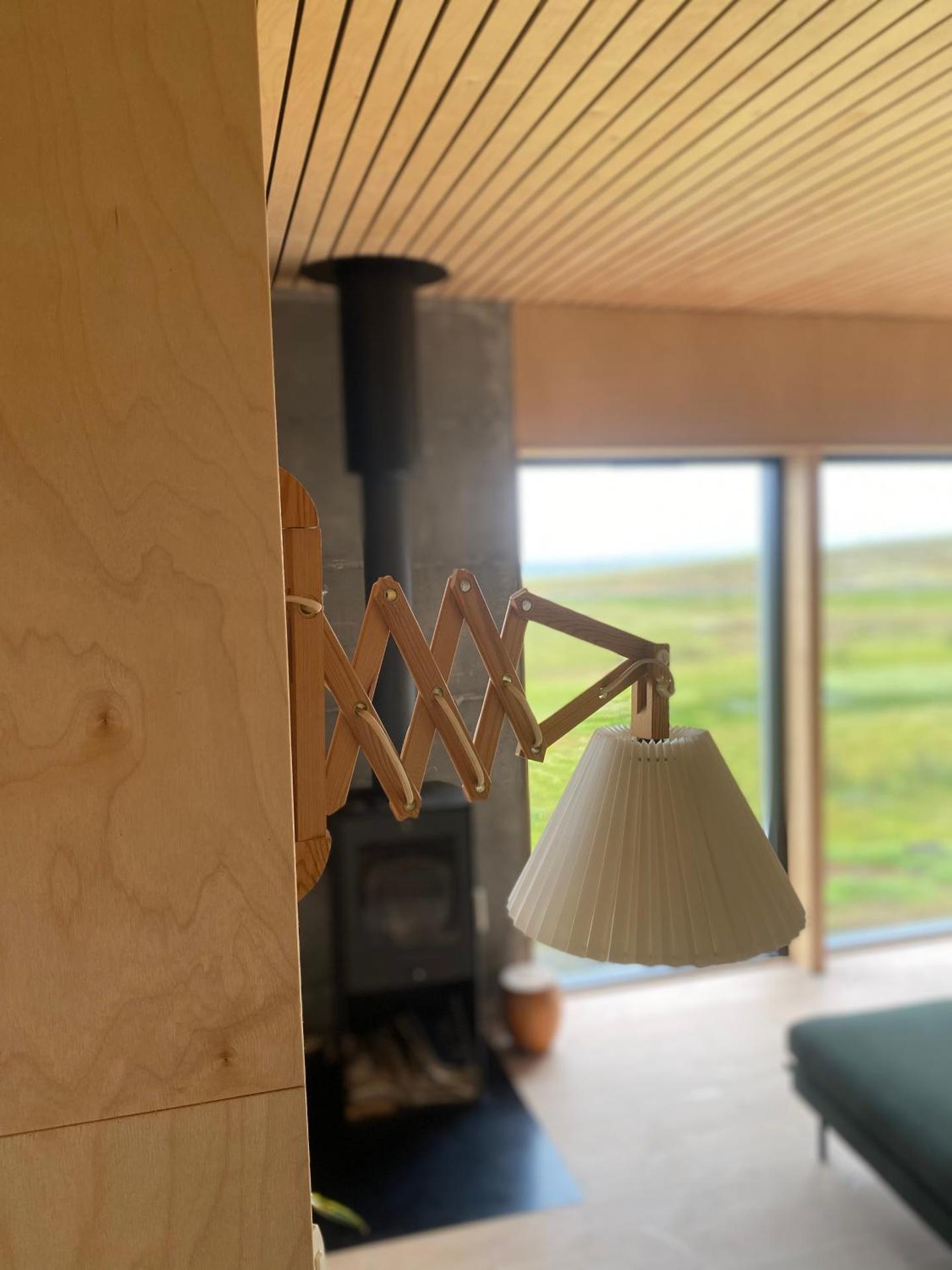 Modern Cottage with Mountain View