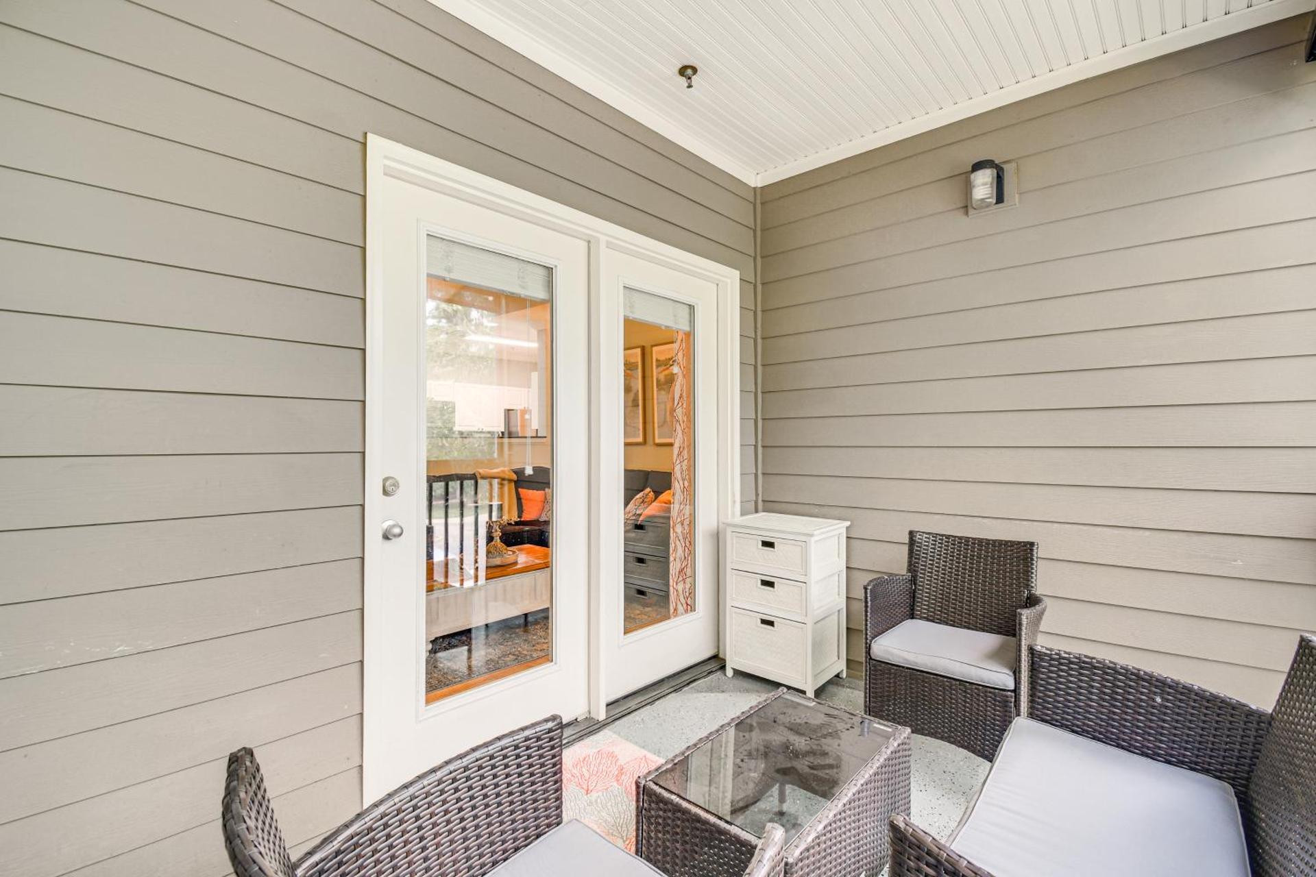 Snowbirds Welcome Foley Condo with Pool Access