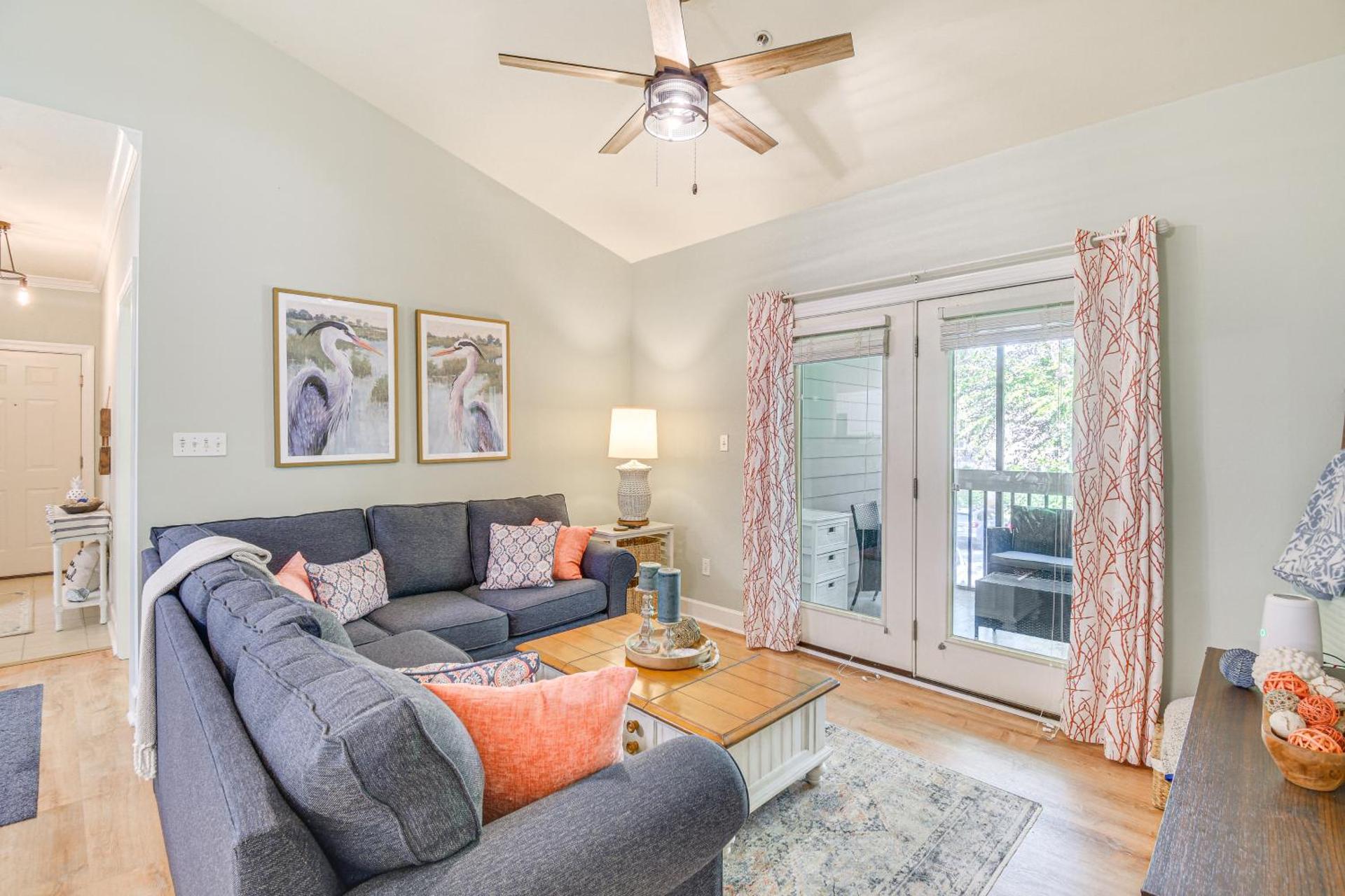 Snowbirds Welcome Foley Condo with Pool Access