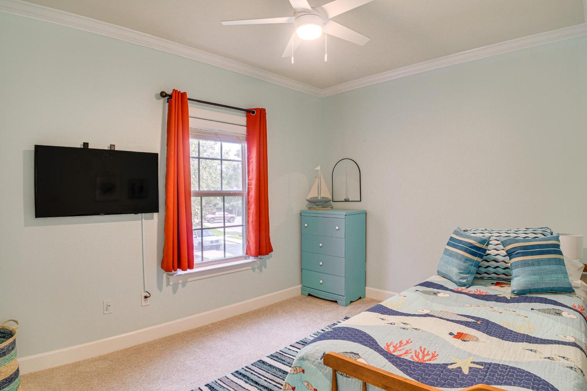 Snowbirds Welcome Foley Condo with Pool Access