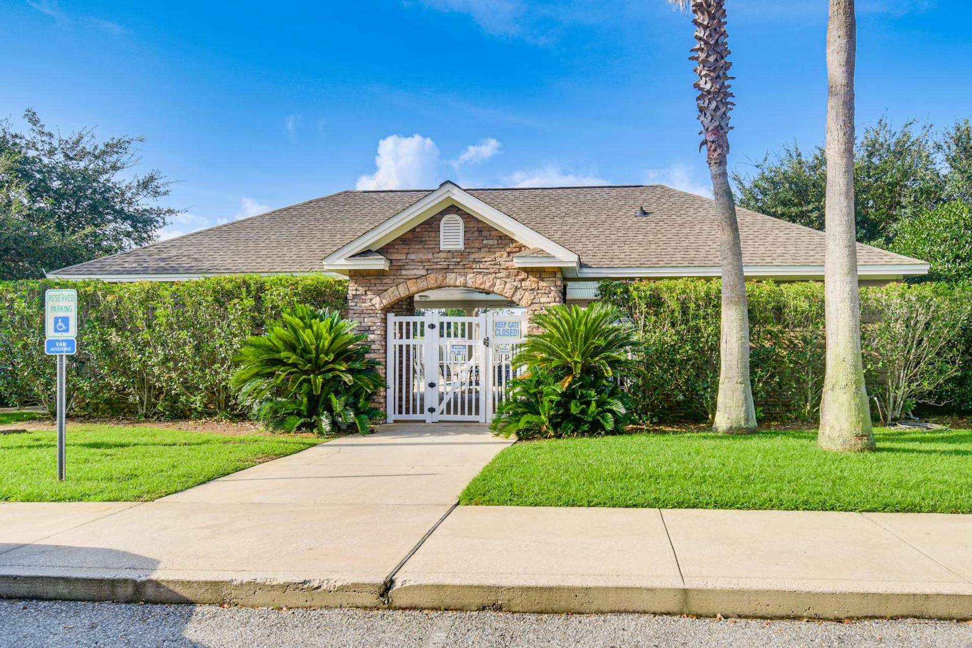 Snowbirds Welcome Foley Condo with Pool Access