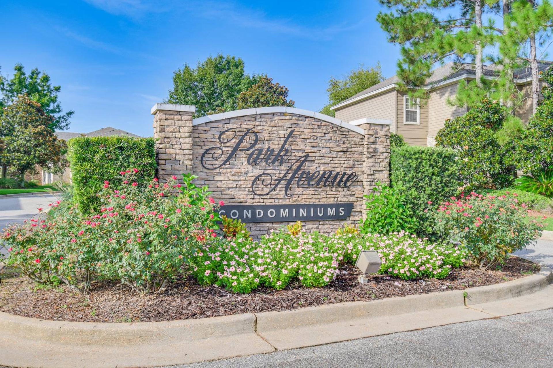 Snowbirds Welcome Foley Condo with Pool Access