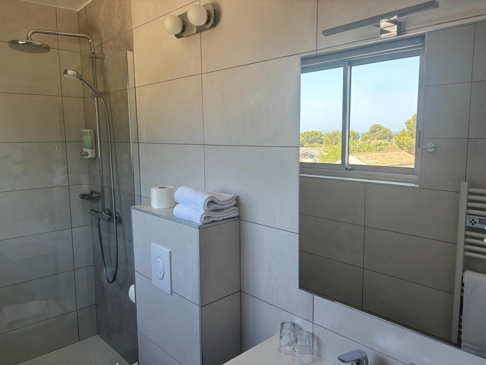 Superior Double Room with Terrace and partial Sea view 