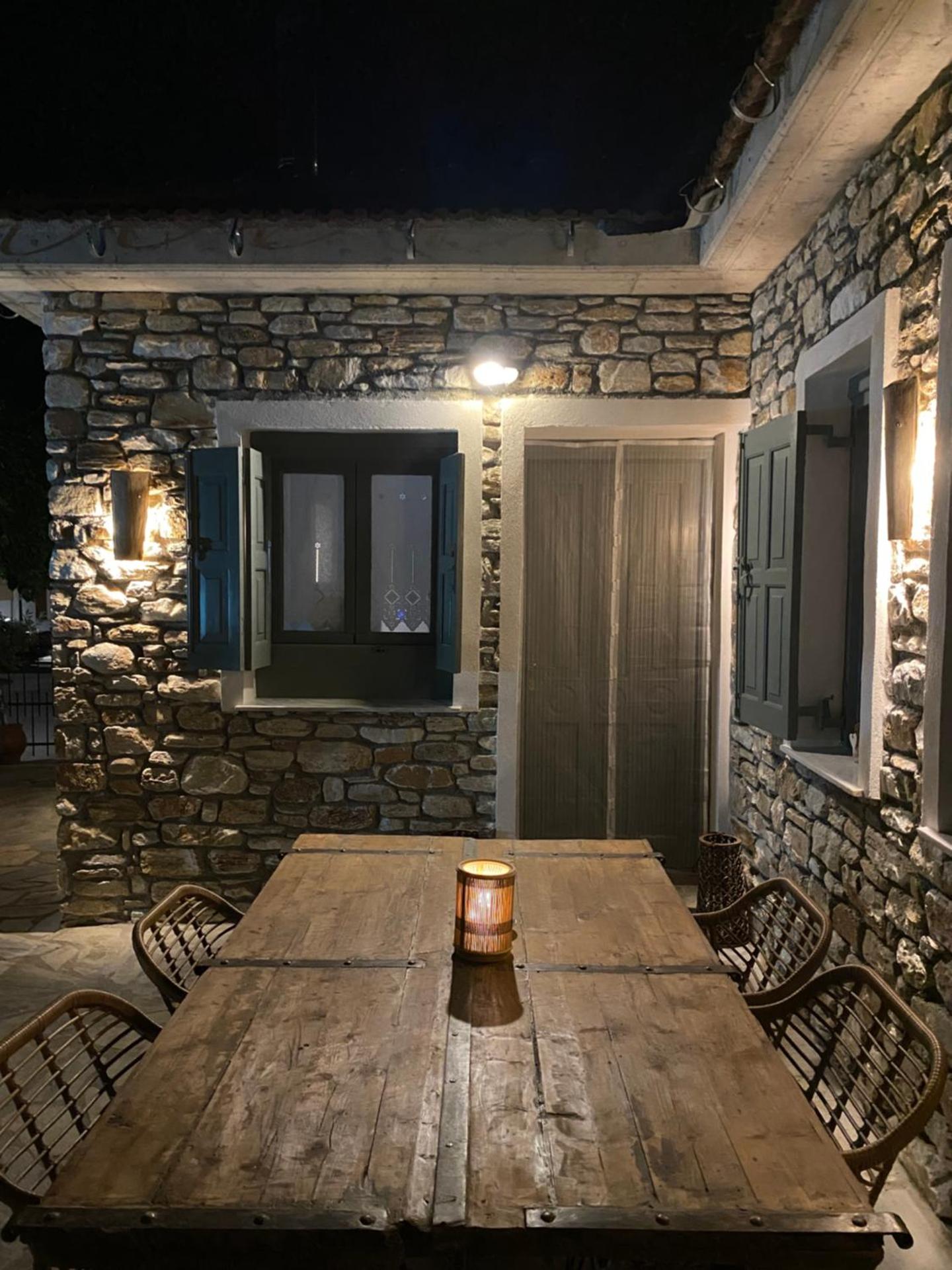 Oneiropetra Luxury House