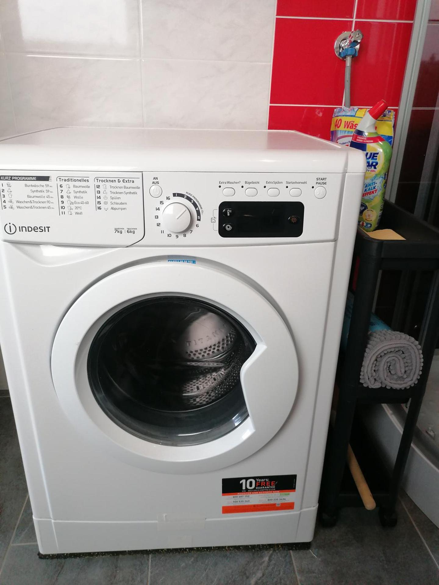 Private Living Central, Dampfdusche