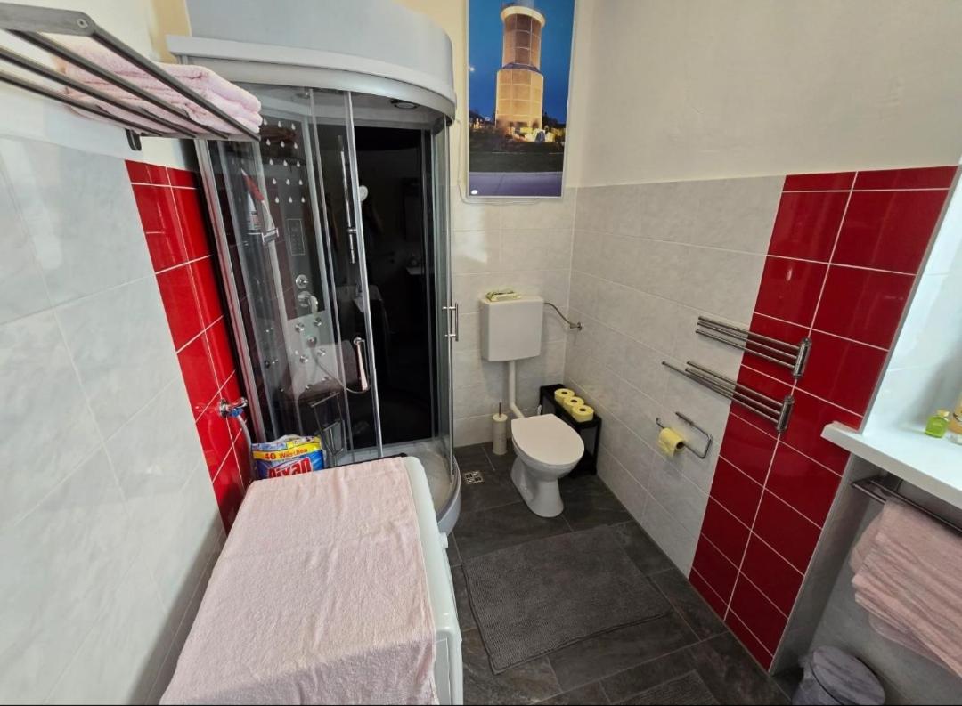 Private Living Central, Dampfdusche