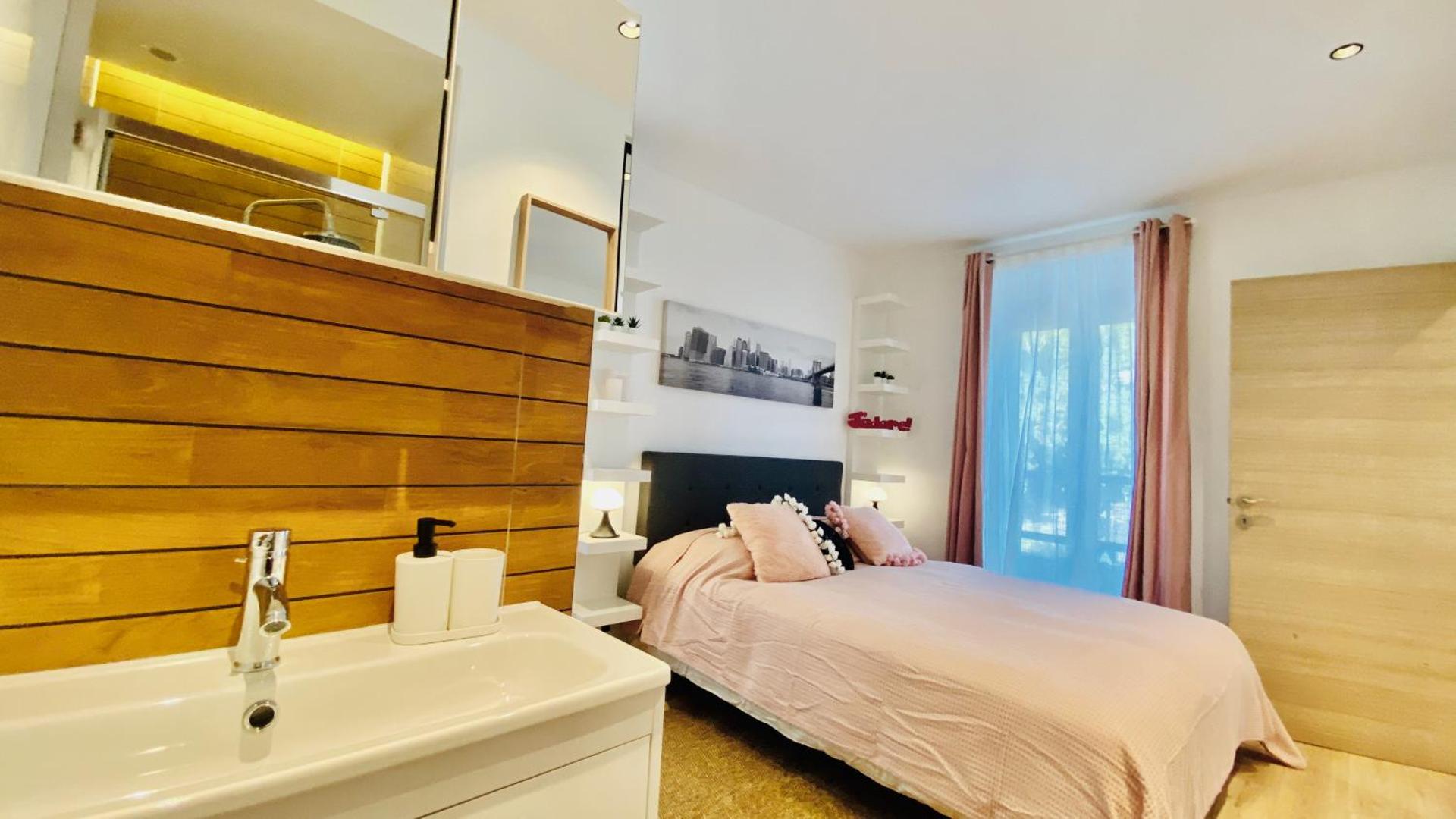 Saint-Maurice face au bois de Vincennes