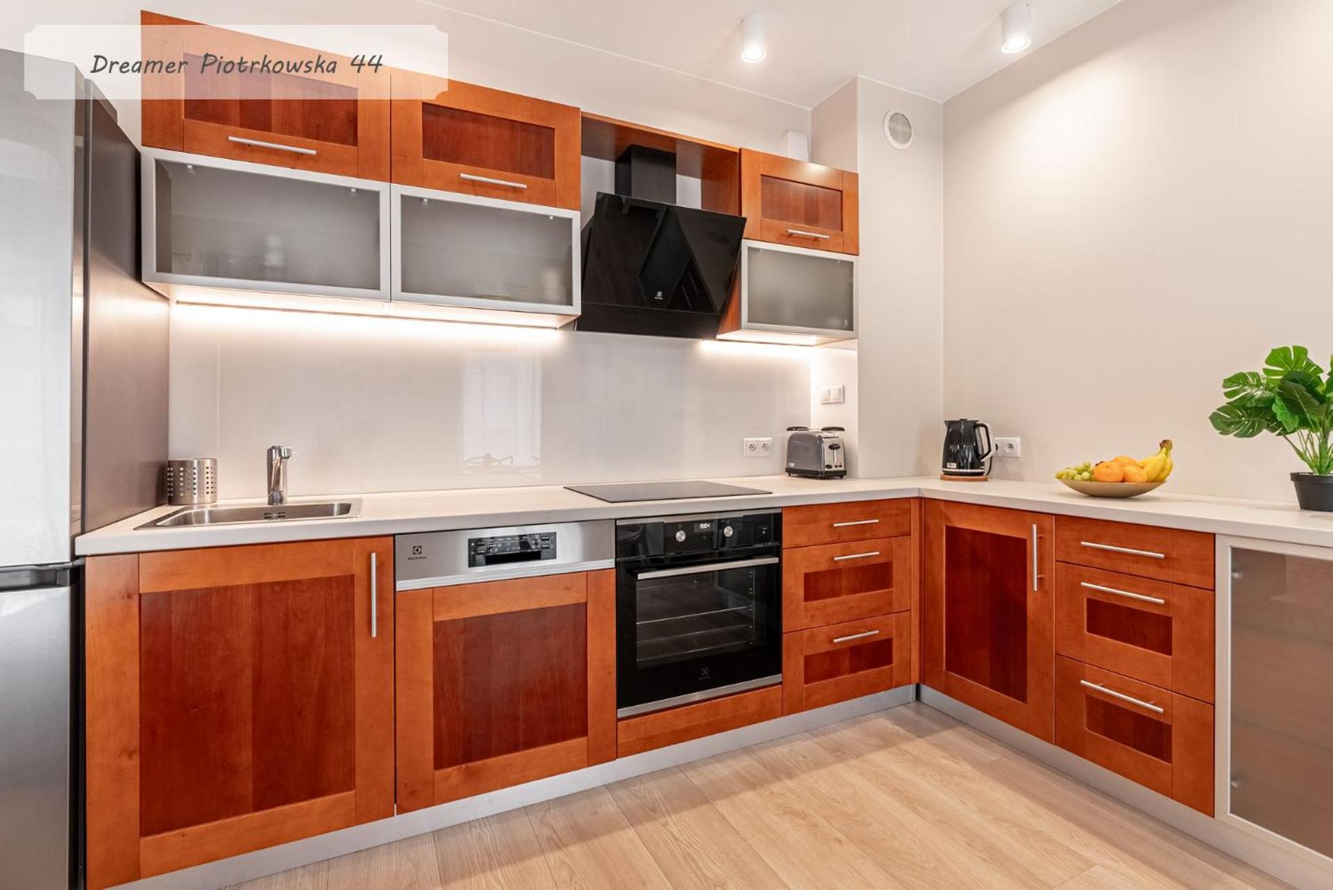 Regnum Noctis Piotrkowska 44 Lumière