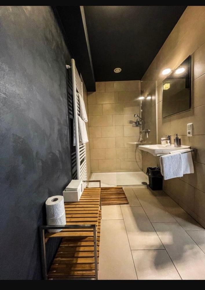 Zimmer - Modernes Apartment mit 45 qm.