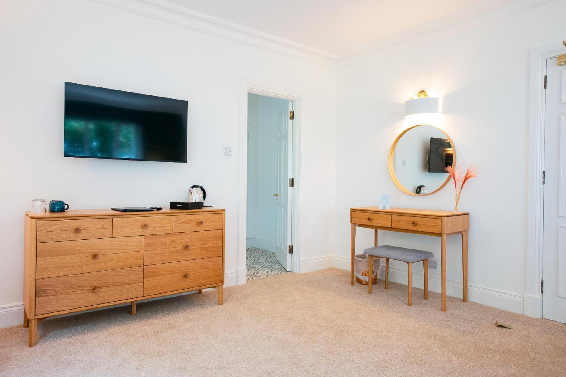 King Room with Mountain View