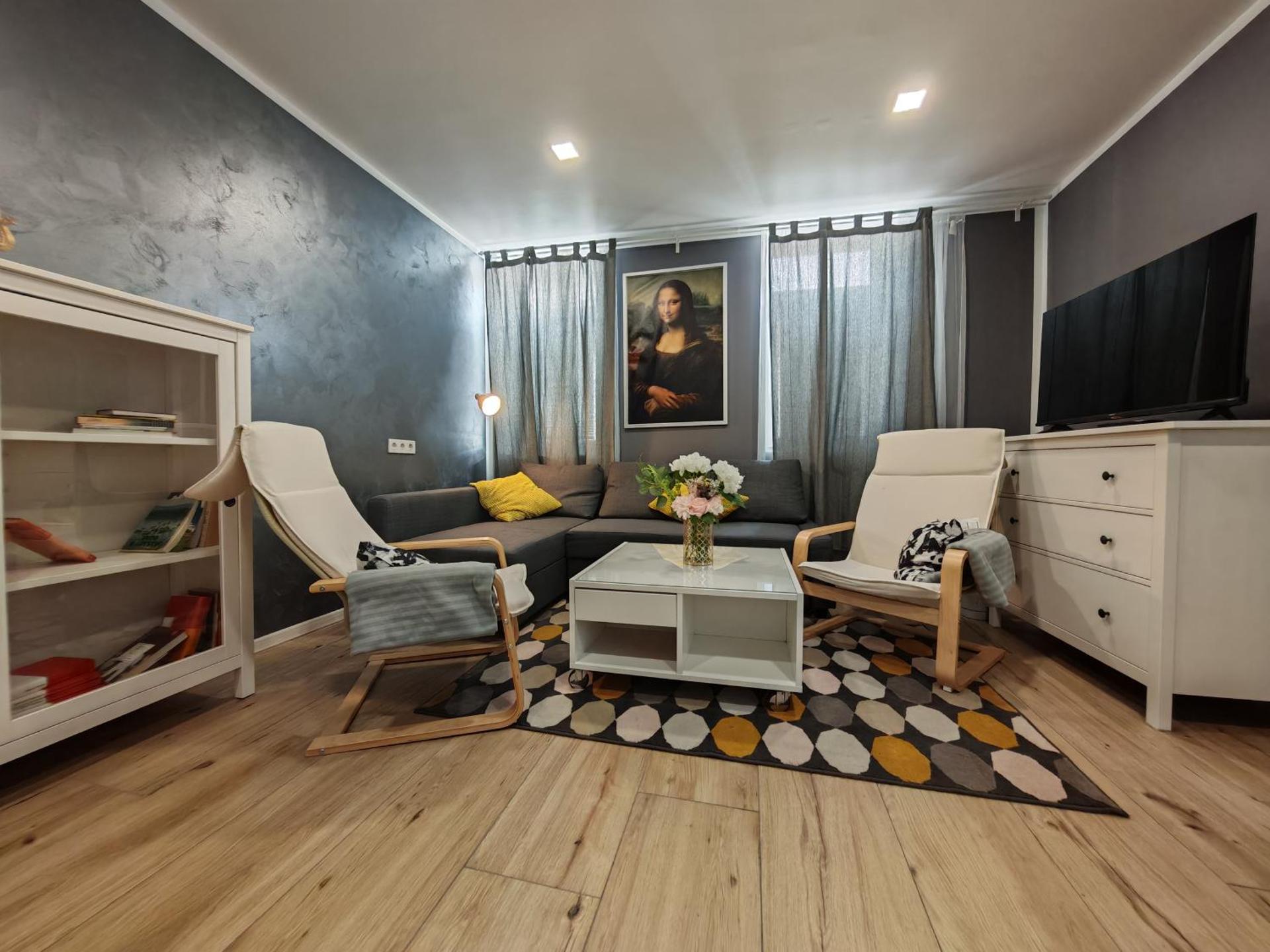 Communal lounge/ TV room