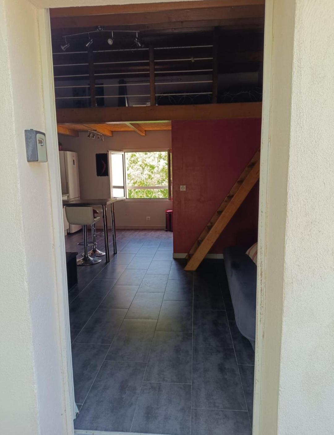 Joli studio entre mer et montagne proche de Nice