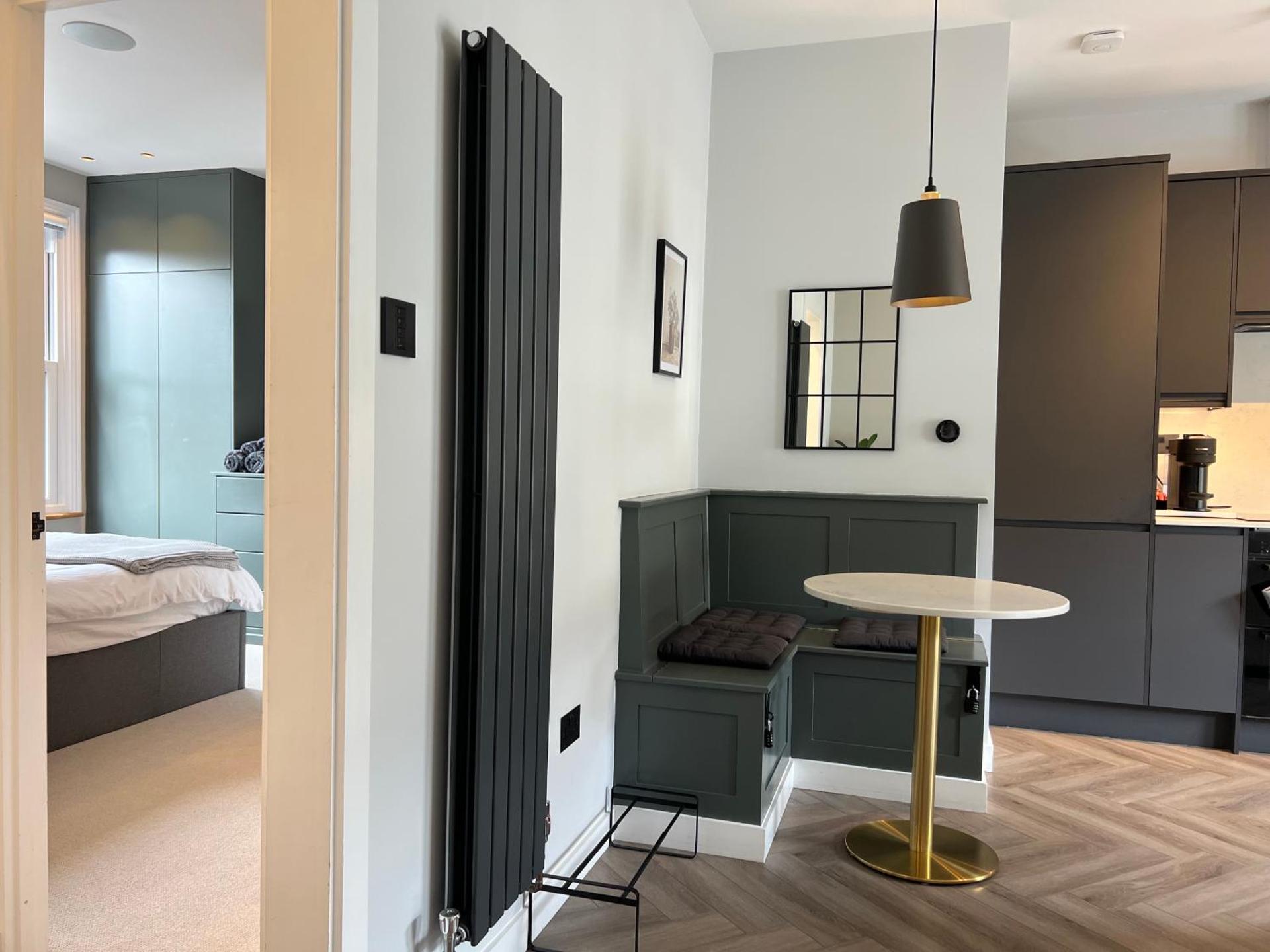 Convenient Clapham Junction Flat