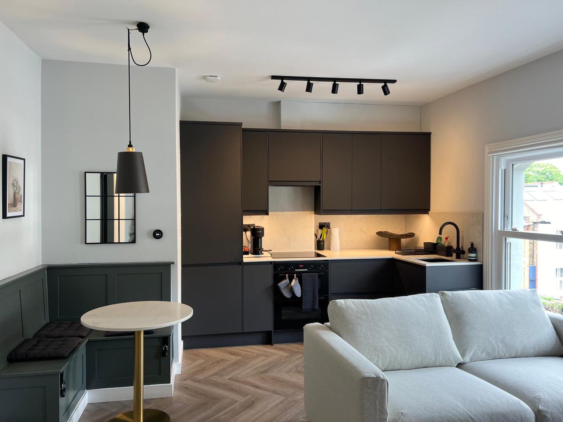 Convenient Clapham Junction Flat