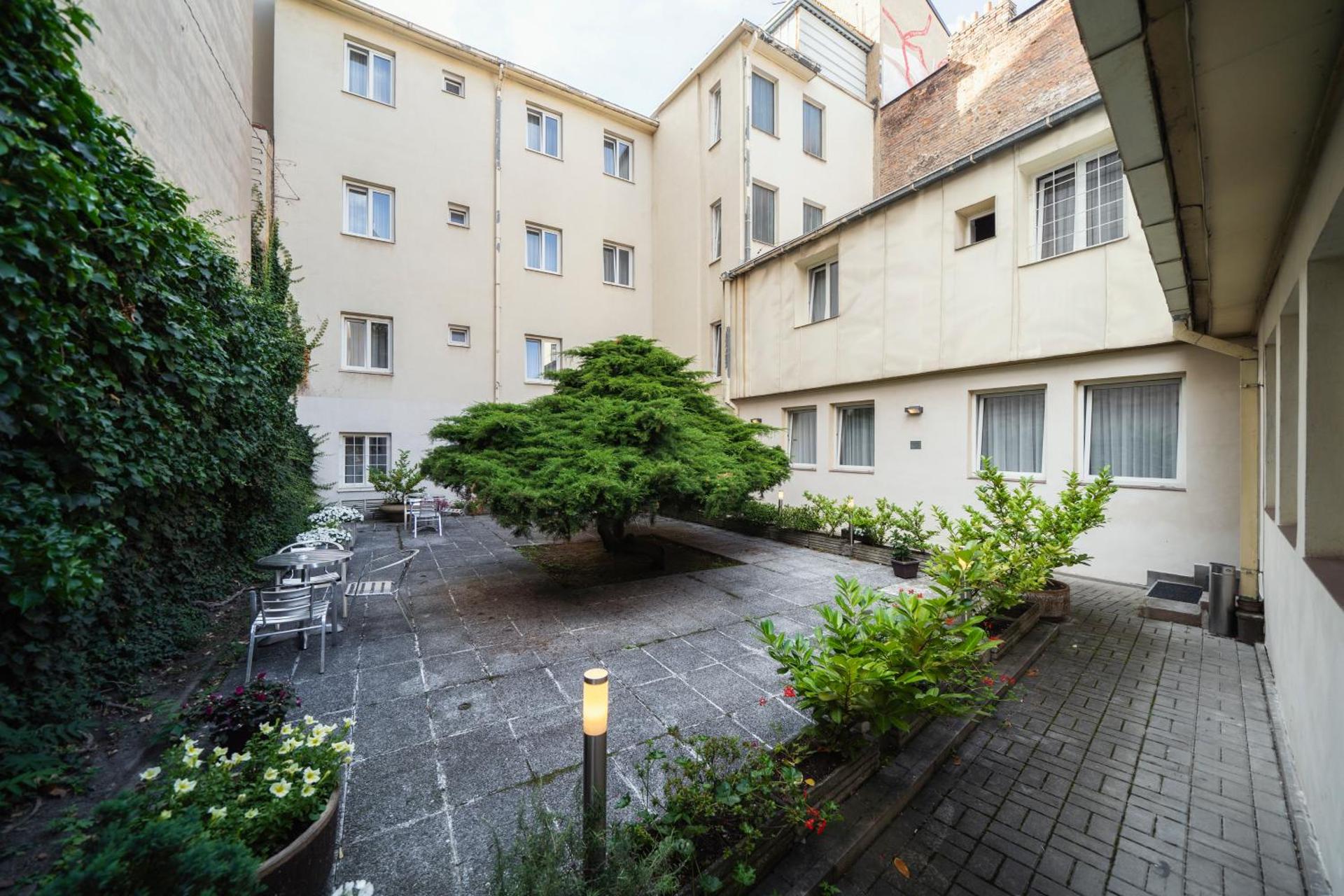 Inner courtyard view