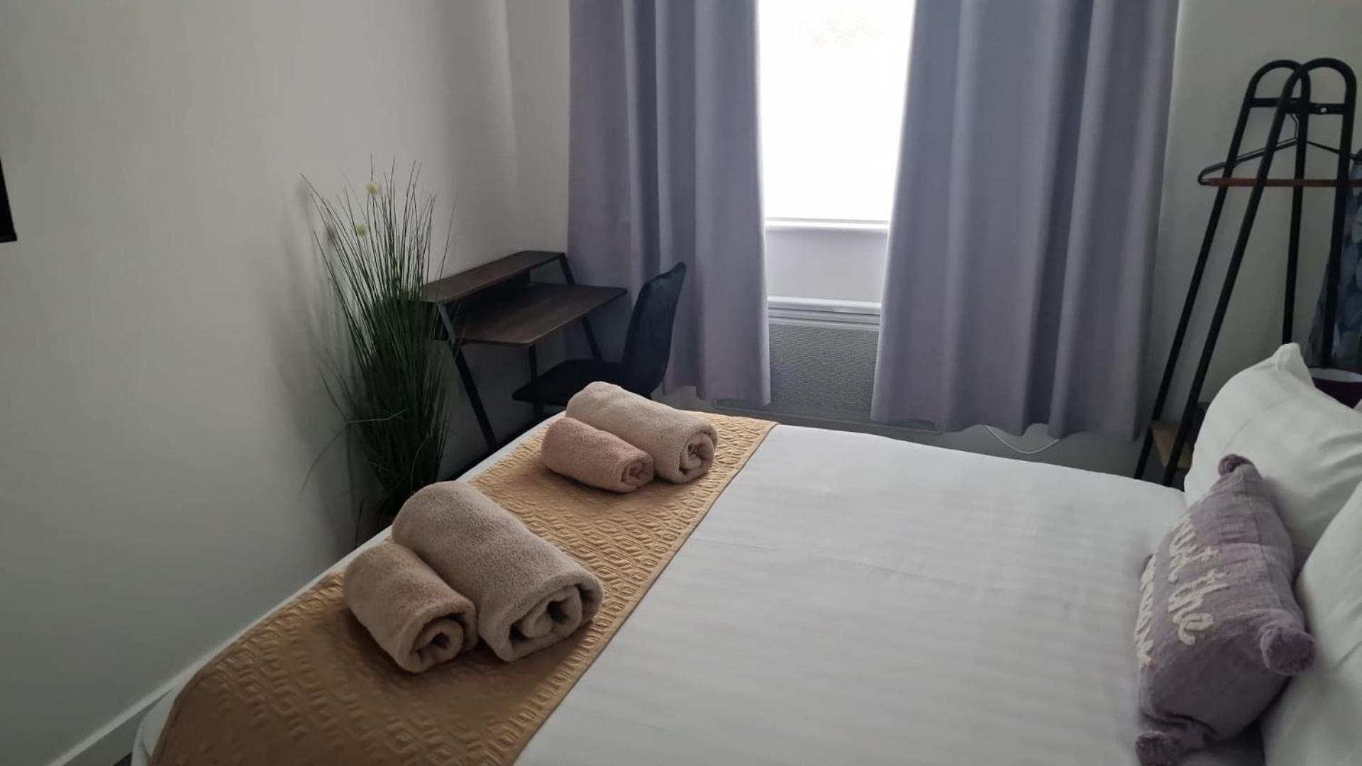 Deluxe Town Centre 2 Bedroom Apartment