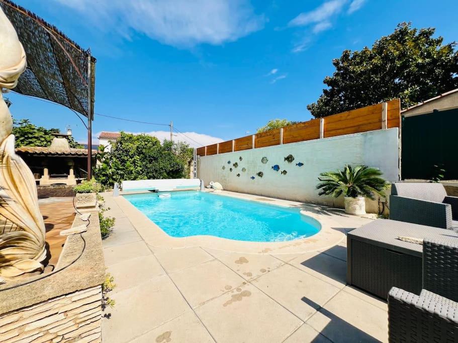 Studio Soleil - Piscine, Parking, Jardin, Calme, Wifi, 2 personnes