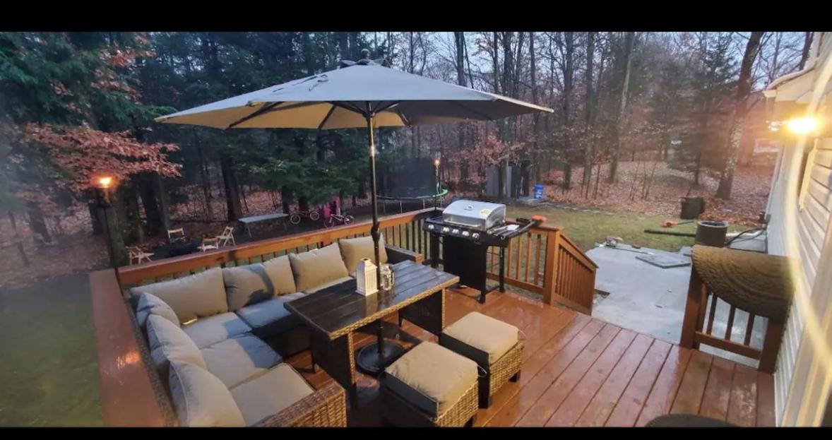Perfect House in Pocono with hot tub and sauna steam