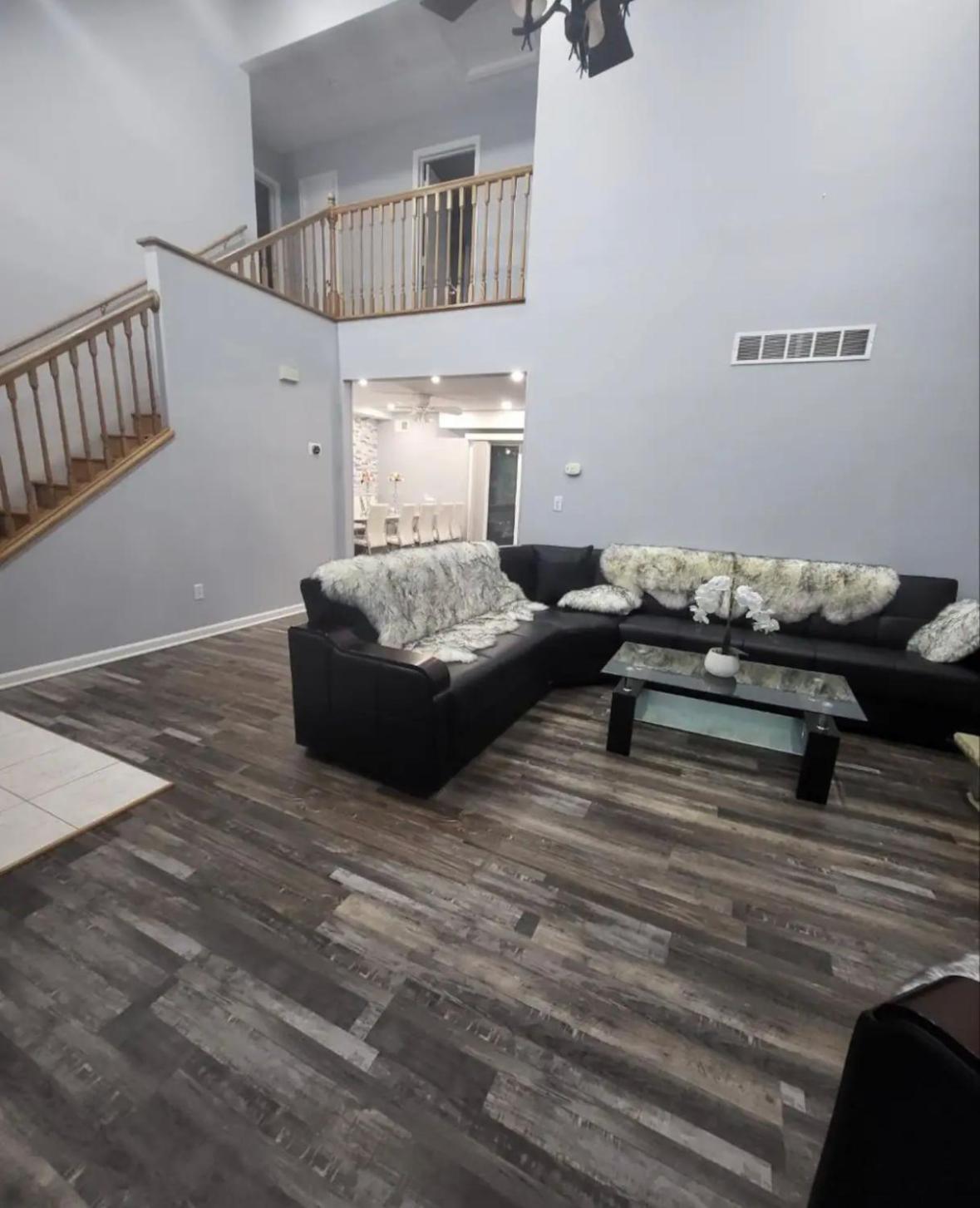 Perfect House in Pocono with hot tub and sauna steam