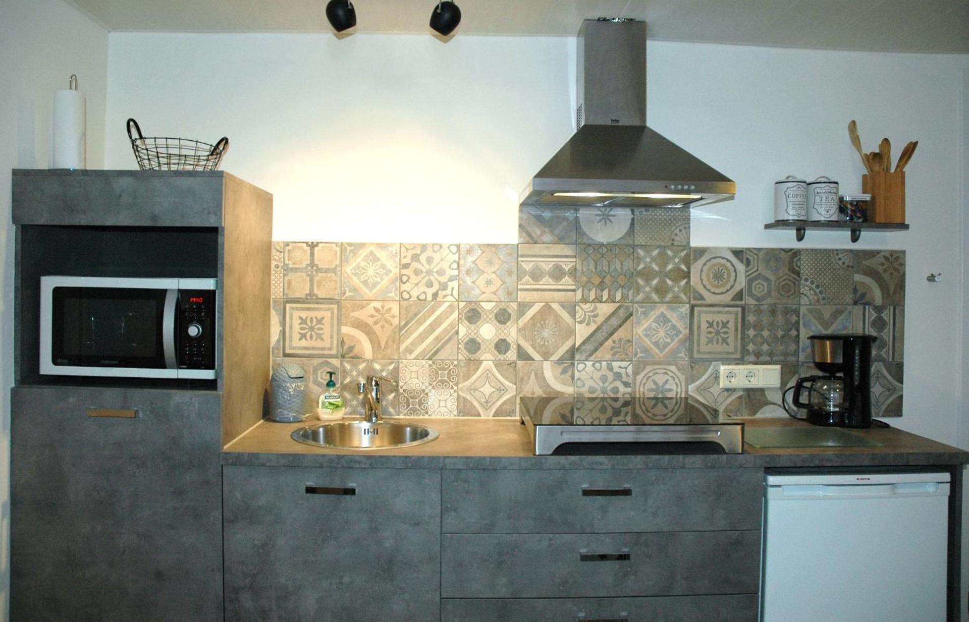 Kitchen or kitchenette