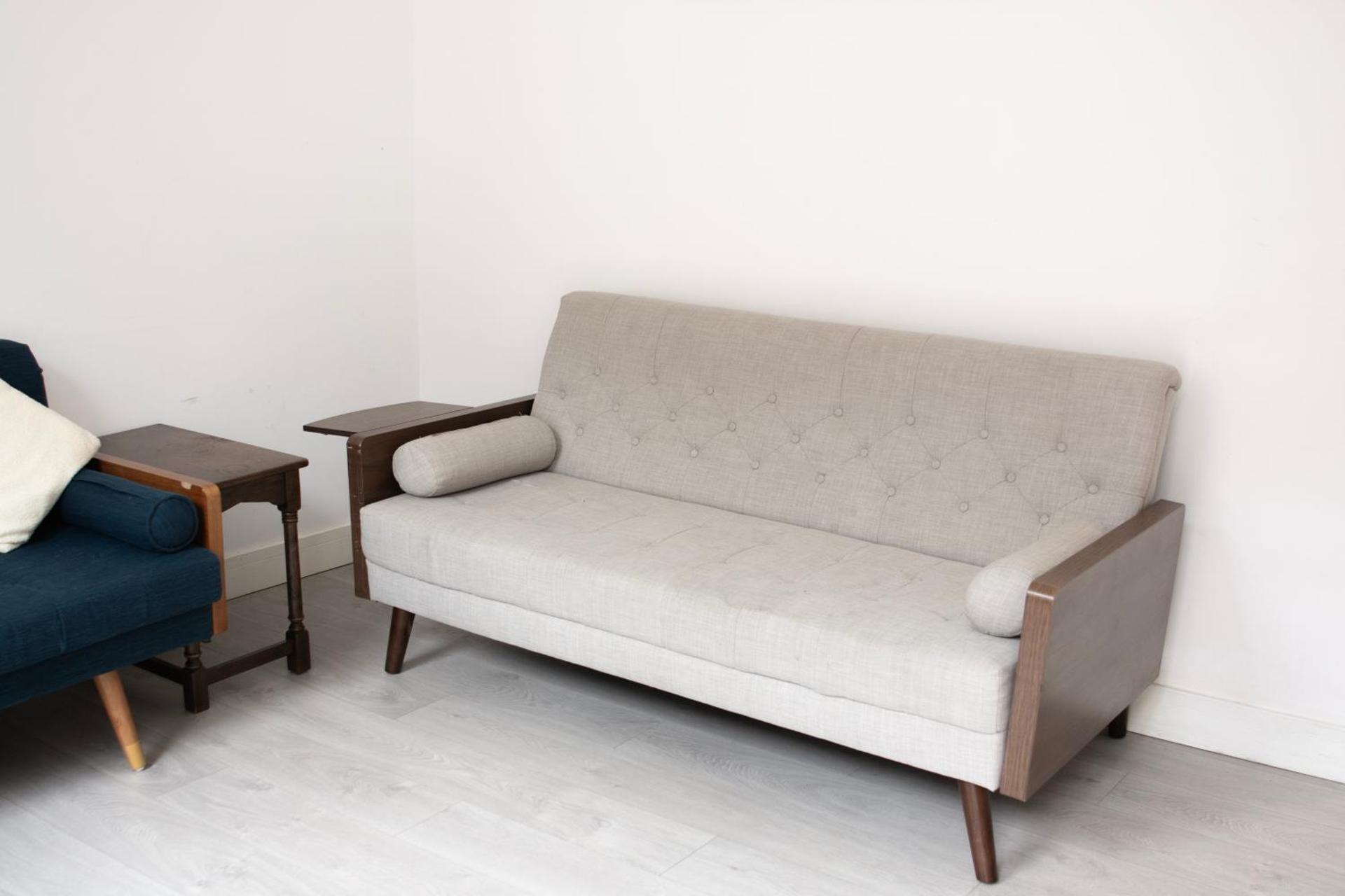 Modern 4 Bed En-suite House in Leeds - Free parking