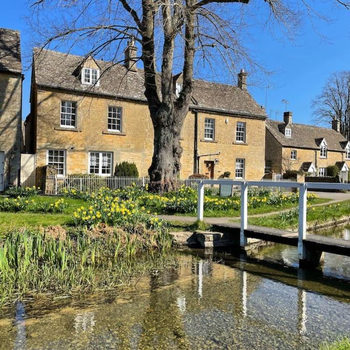 Fordview Cottage is full of Cotwolds Charm