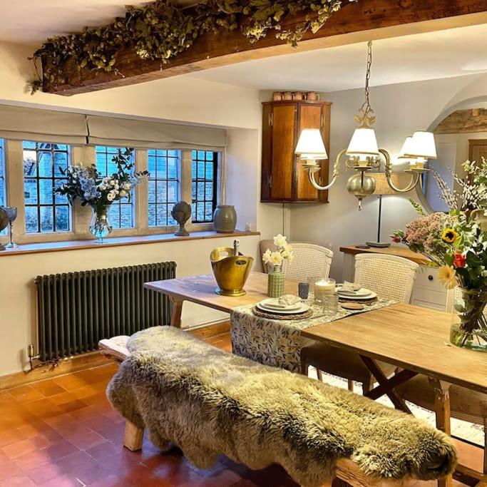 Fordview Cottage is full of Cotwolds Charm