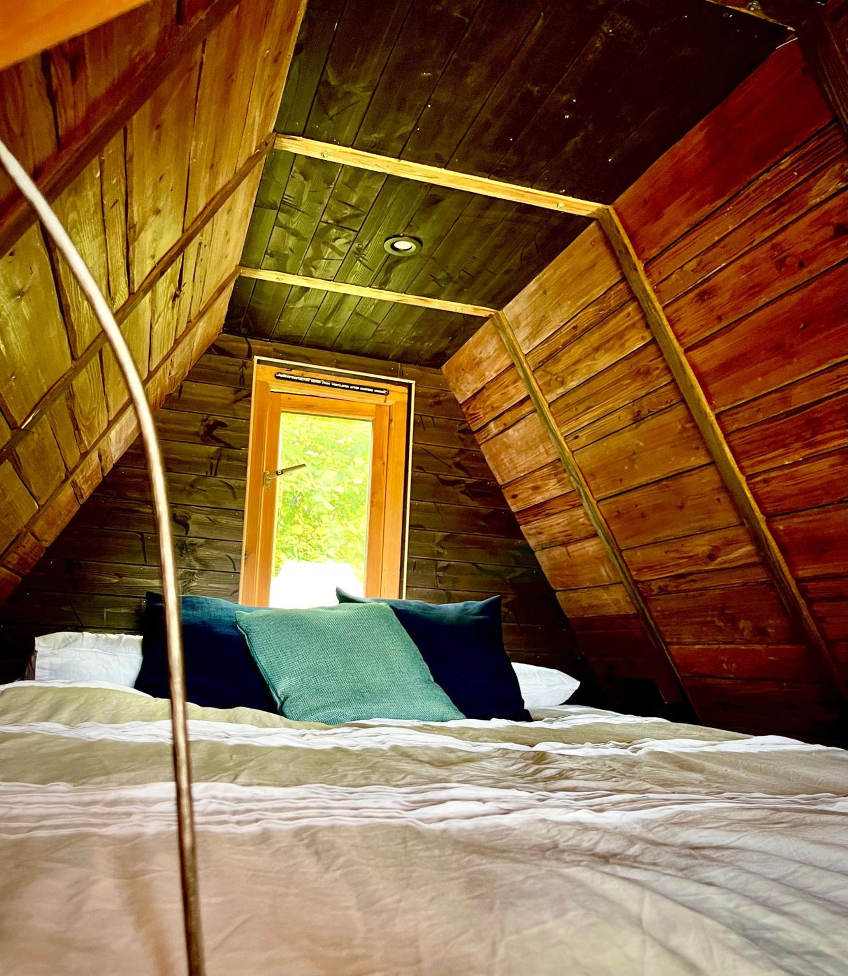 Sparrow Cabin Hot Tub