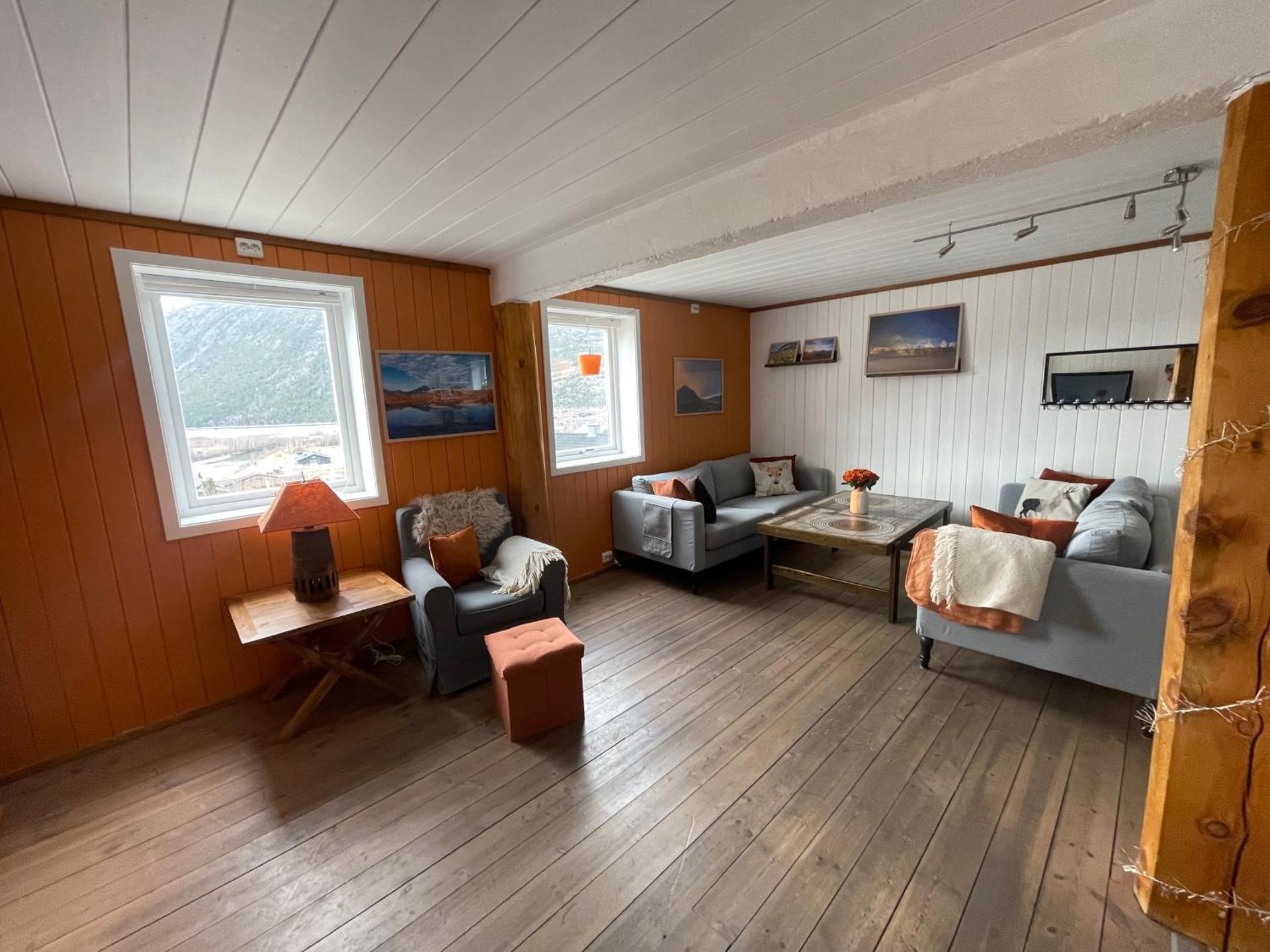 Hyggelig og velutstyrt leilighet i Lom sentrum