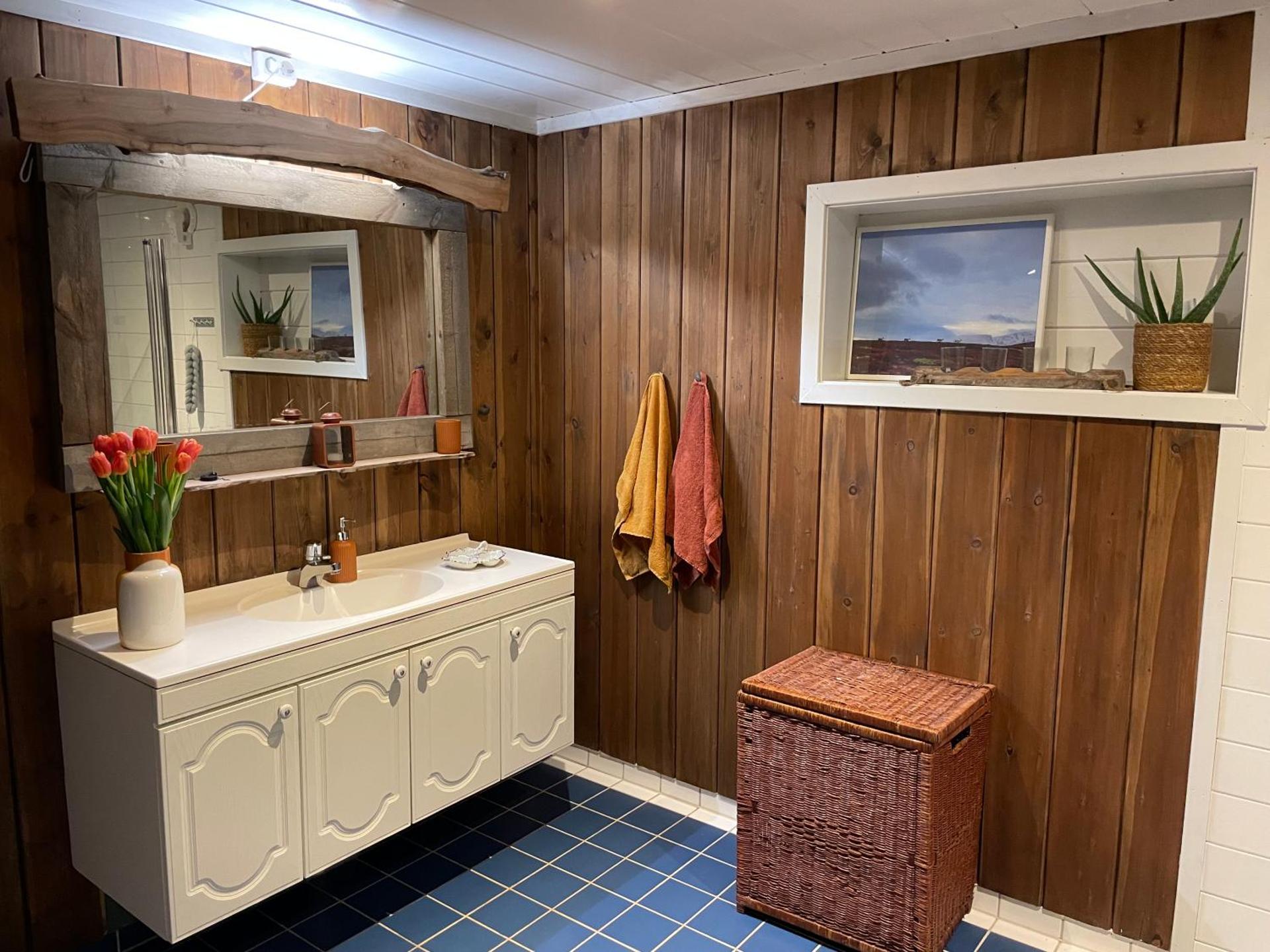 Hyggelig og velutstyrt leilighet i Lom sentrum