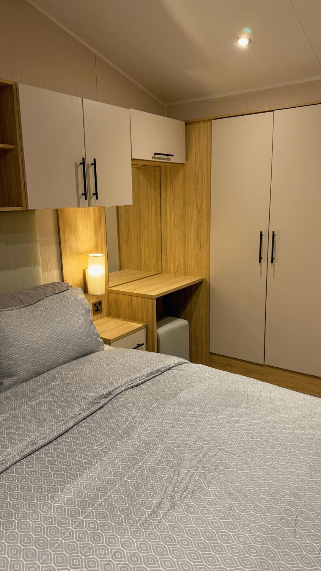 Carlisle CAMELOT HOLIDAY PARK CA65SZ MANOR