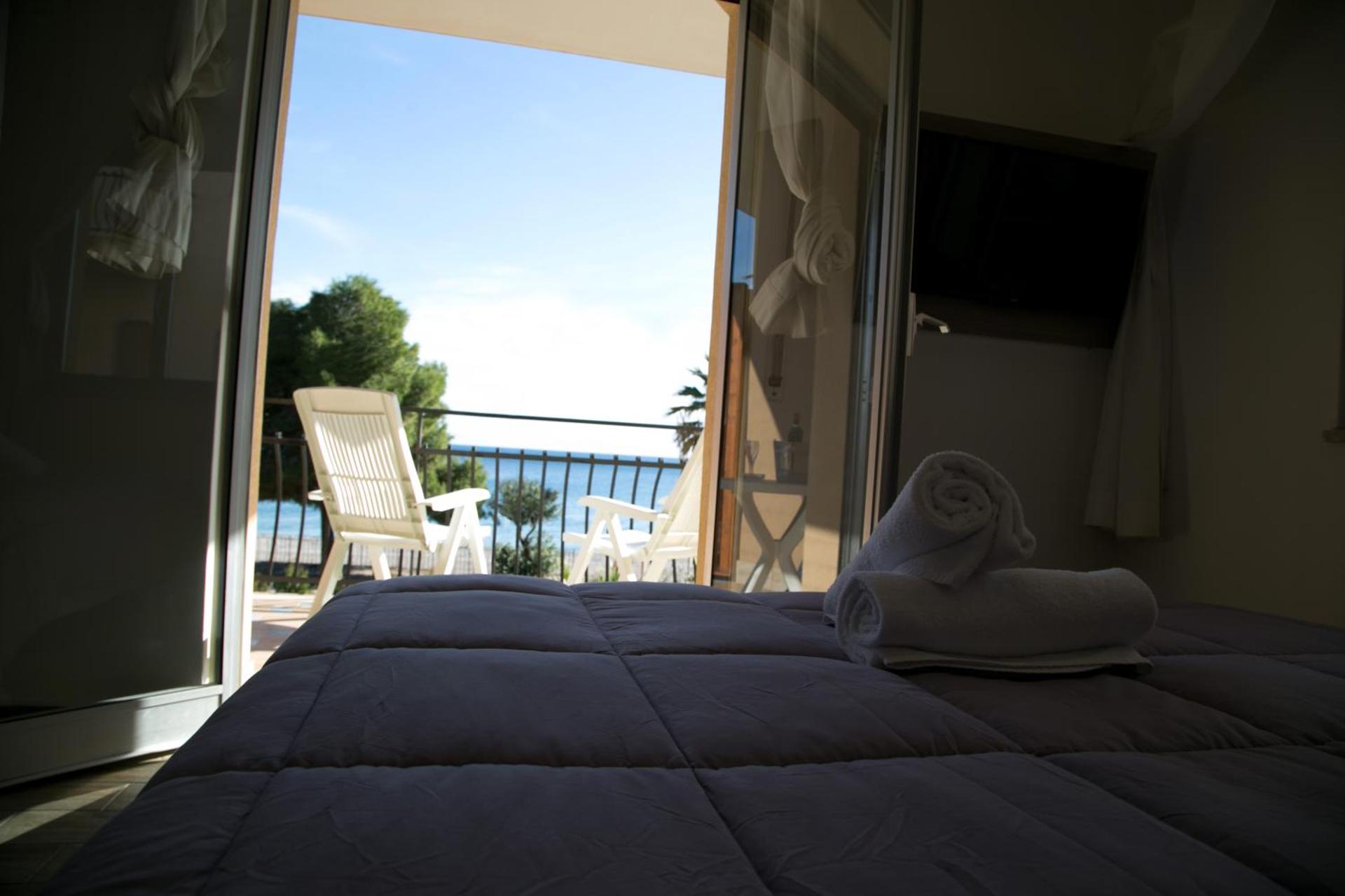 Superior Triple Room with Sea View