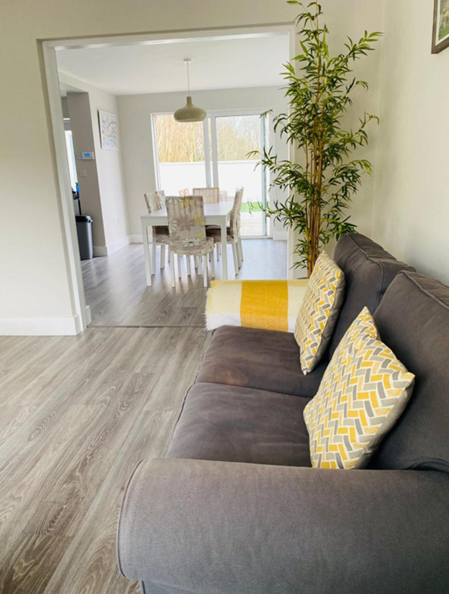 Communal lounge/ TV room